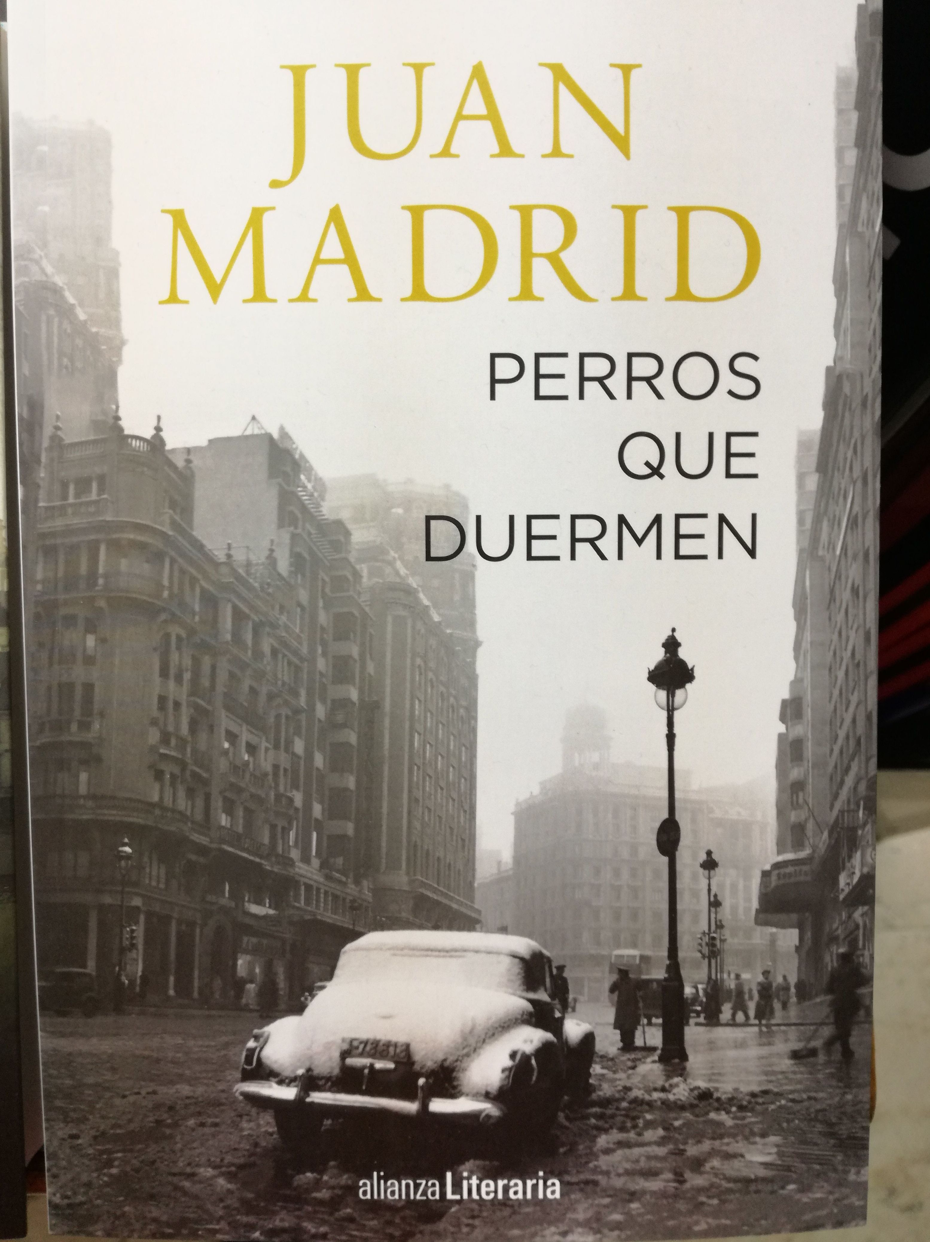 Perros que duermen: SECCIONES de Librería Nueva Plaza Universitaria Perros que duermen: SECCIONES de Librería Nueva Plaza Universitaria
