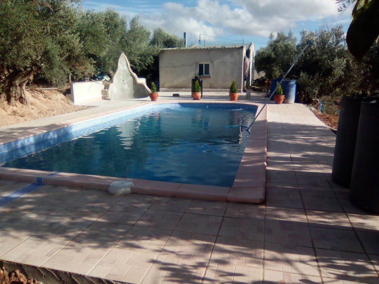 Construcción de piscinas: Servicios de Vaquero Reformas Pozo Alcón Construcción de piscinas: Servicios de Vaquero Reformas Pozo Alcón