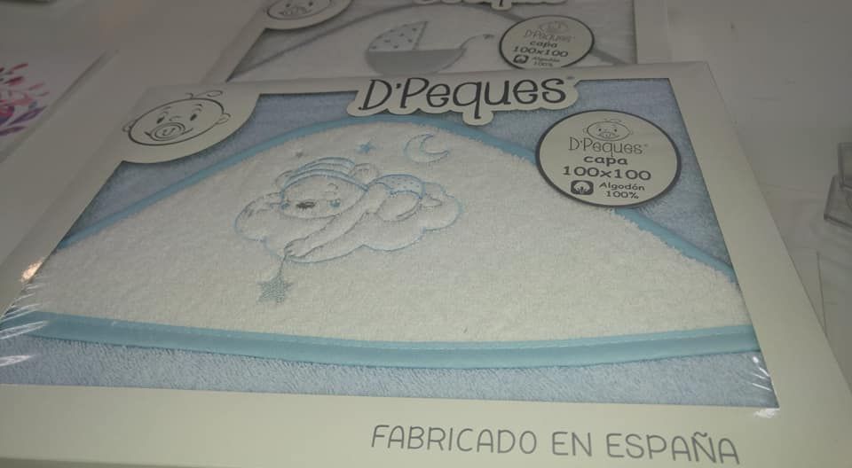 Capas de baño: Catálogo de Paula de la Flor Capas de baño: Catálogo de Paula de la Flor