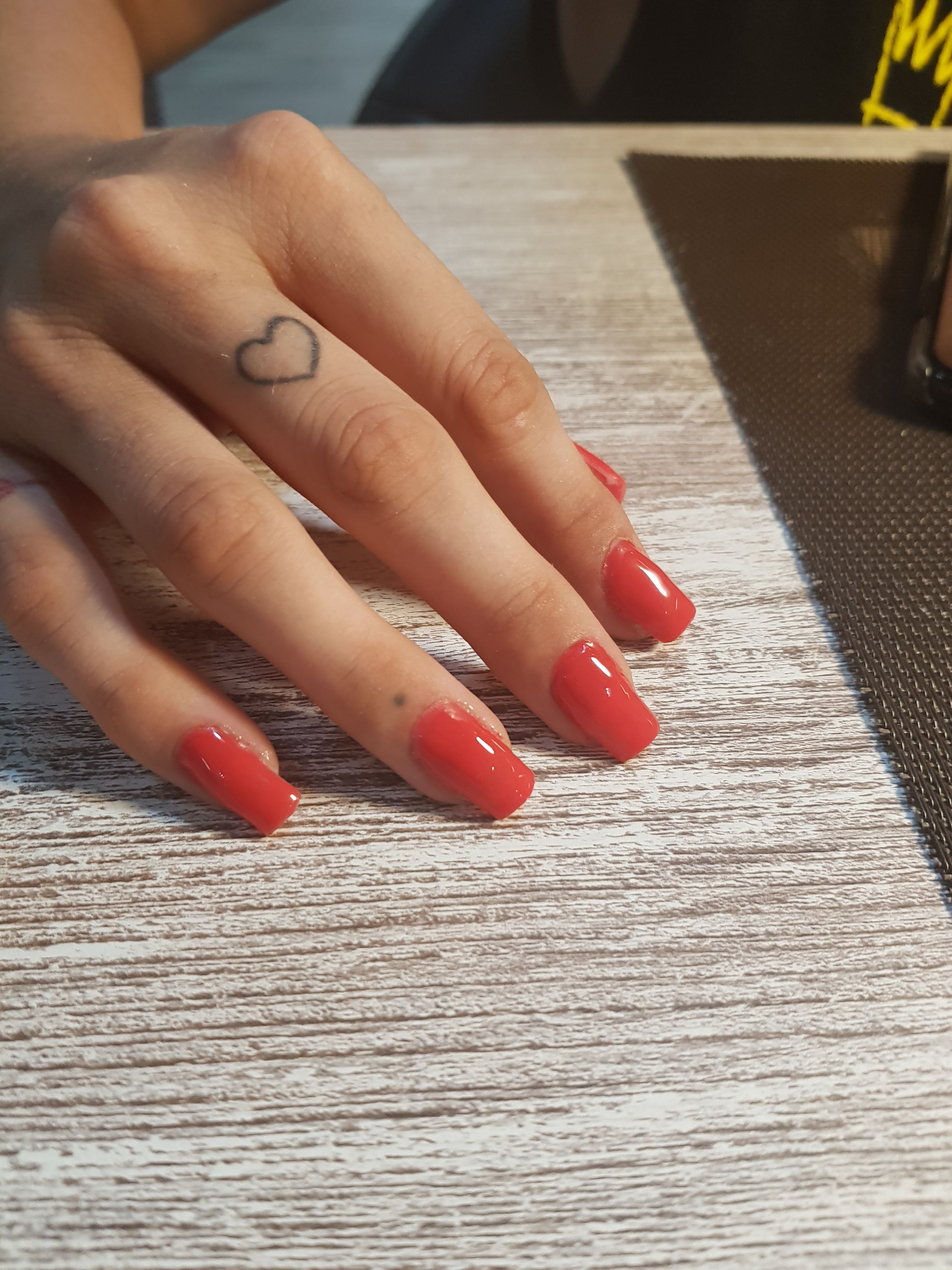 Manicura: Peluquería y Estética de MIRIAM GARCIA CABALLERO Manicura: Peluquería y Estética de MIRIAM GARCIA CABALLERO