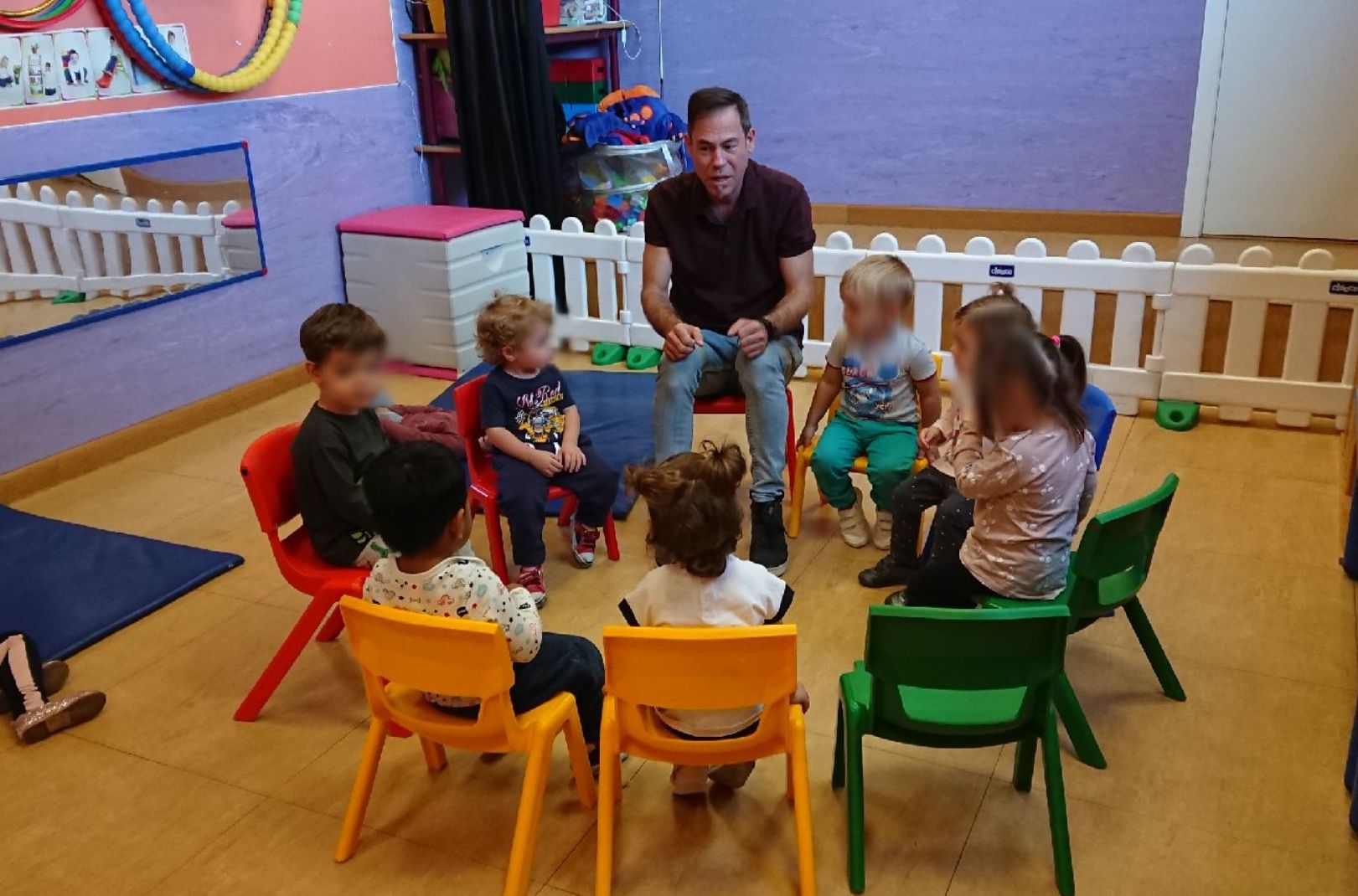 Inglés : Nuestro Mundo  de Escuela Infantil Sonrisas