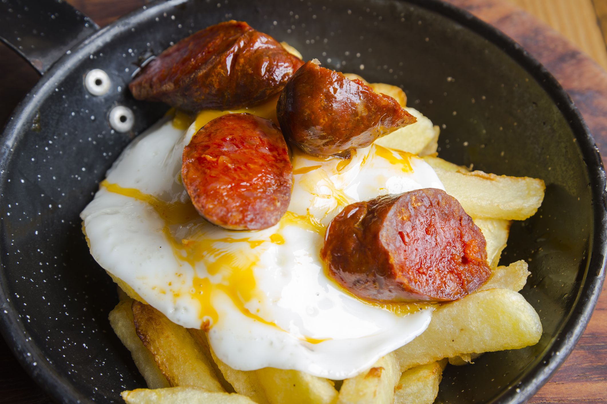 Raciones de Patatas Panadera: Carta y menús de La Encina de Toño Raciones de Patatas Panadera: Carta y menús de La Encina de Toño