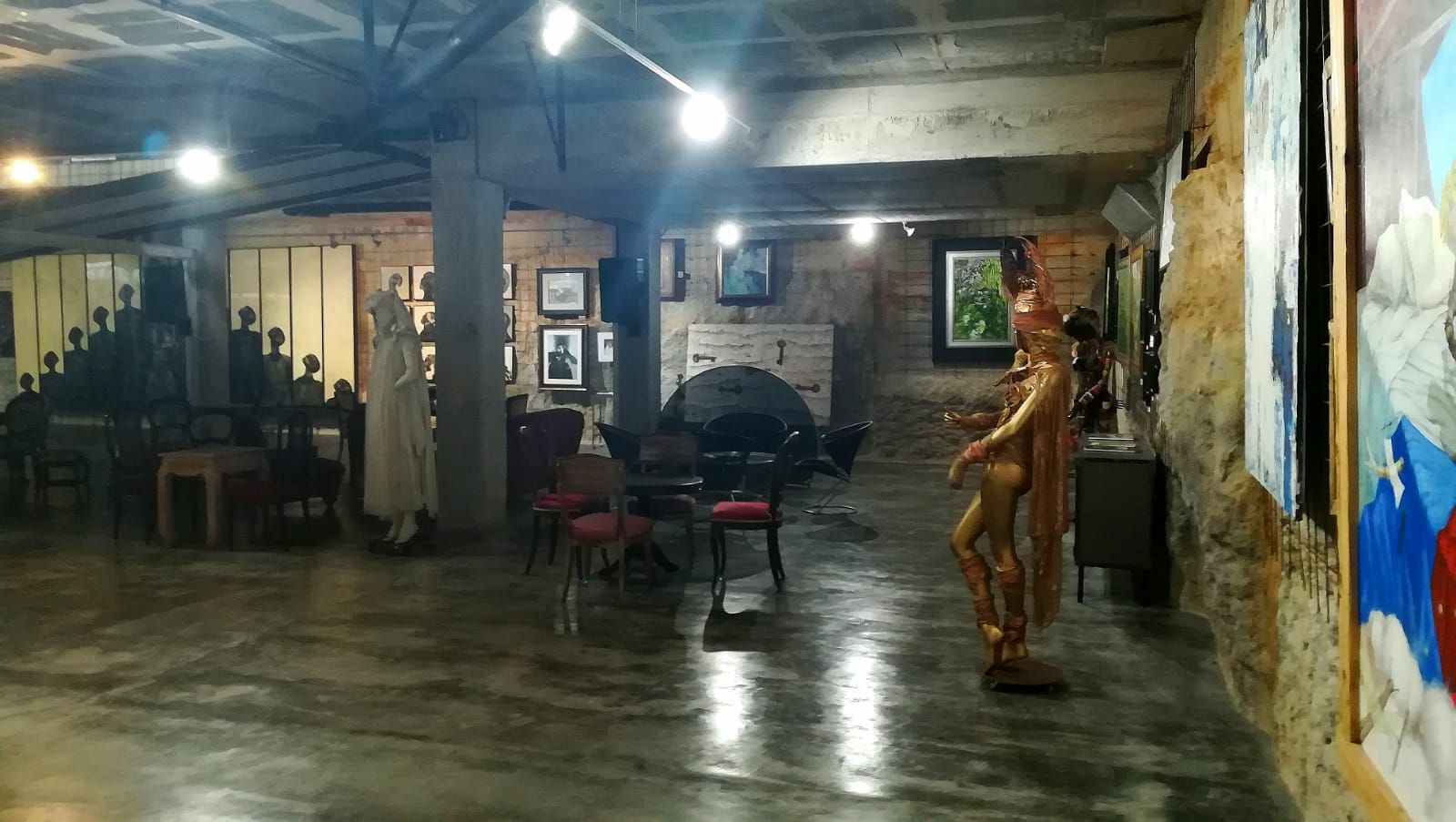 Rental ground floor: Room rental de L´Art i Café Rental ground floor: Room rental de L´Art i Café