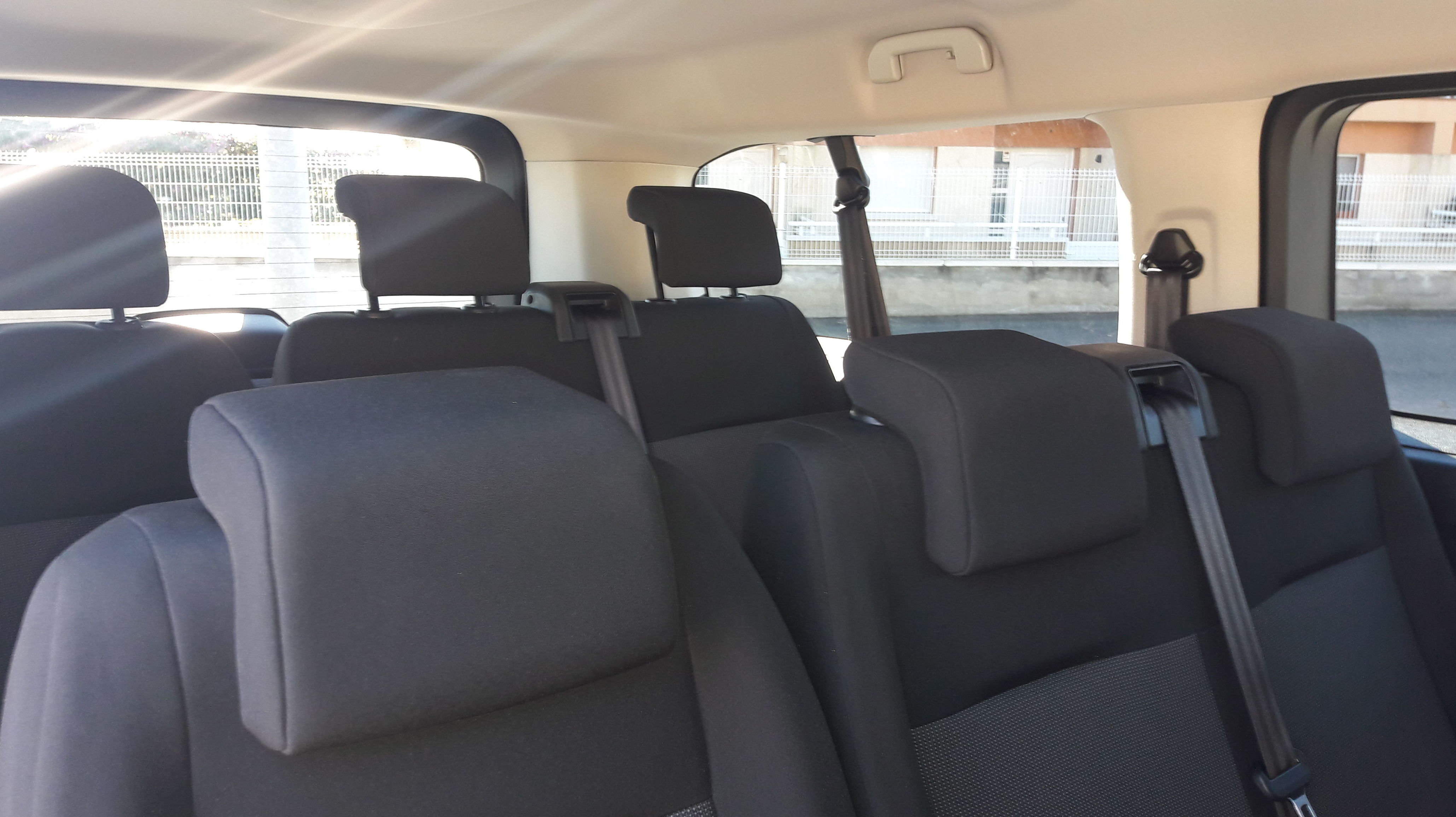 NUEVE Y SIETE PLAZAS: Servicios de Taxi Creixell NUEVE Y SIETE PLAZAS: Servicios de Taxi Creixell