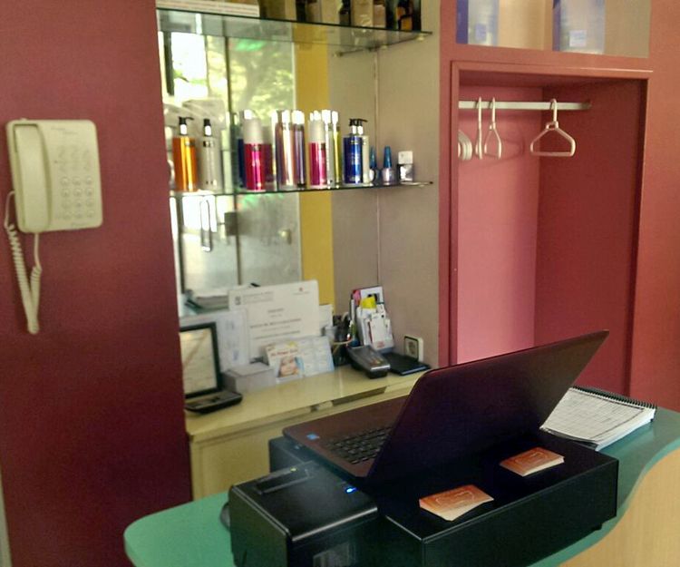 Interior de nuestra peluquería unisex en Madrid