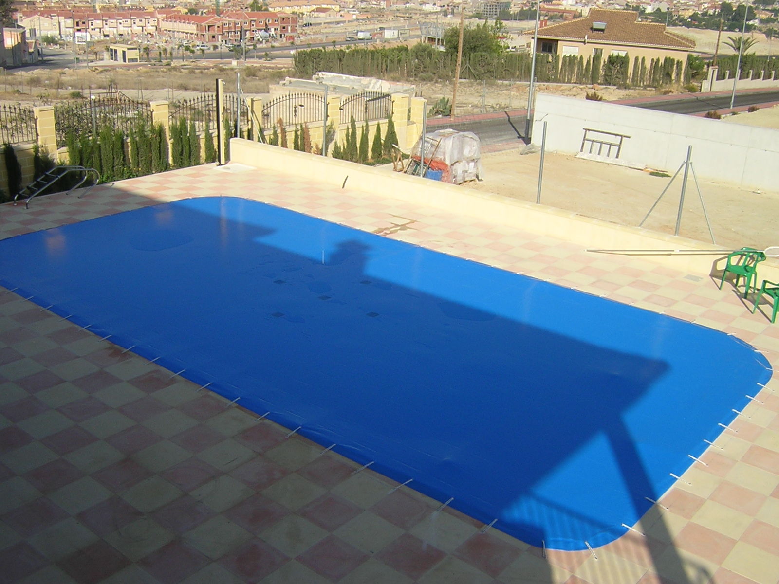 Lona Piscina: Servicios de Persianas y Toldos de la Cruz, S.L. Lona Piscina: Servicios de Persianas y Toldos de la Cruz, S.L.