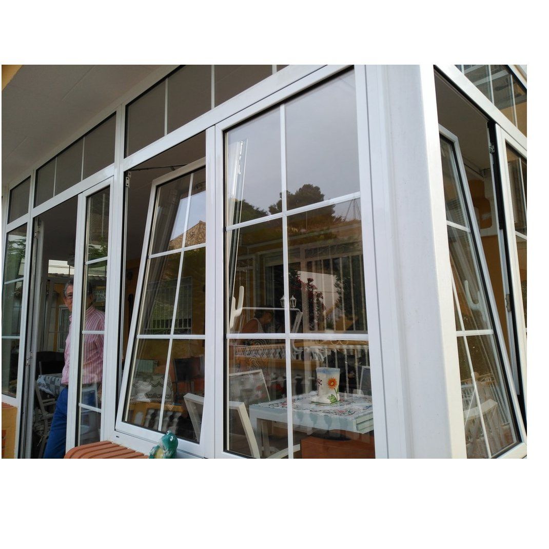 Ventanas abatibles / oscilobatientes: Servicios de Persianas y Toldos de la Cruz, S.L. Ventanas abatibles / oscilobatientes: Servicios de Persianas y Toldos de la Cruz, S.L.