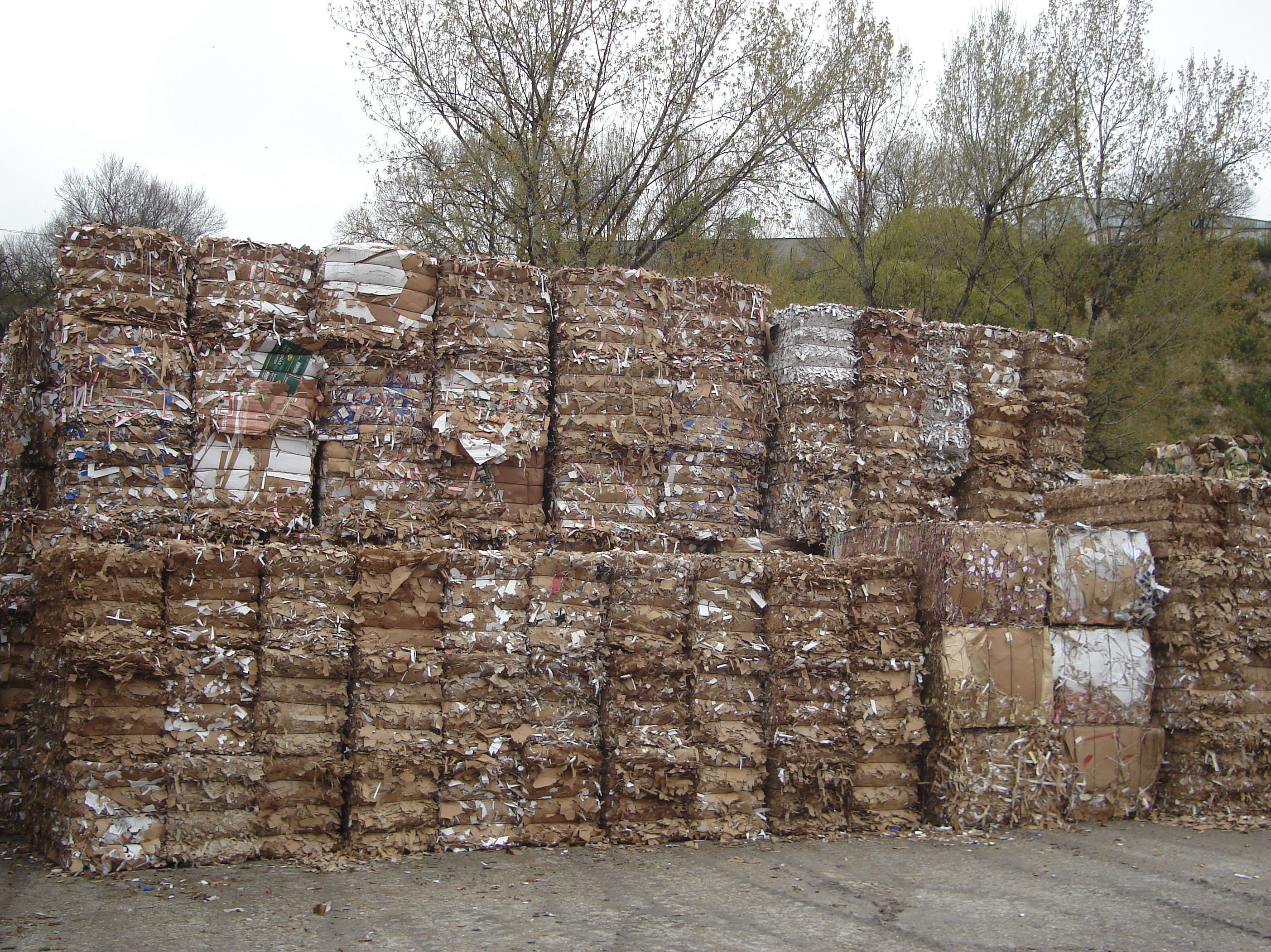 Balas de cartón y papel Balas de cartón y papel