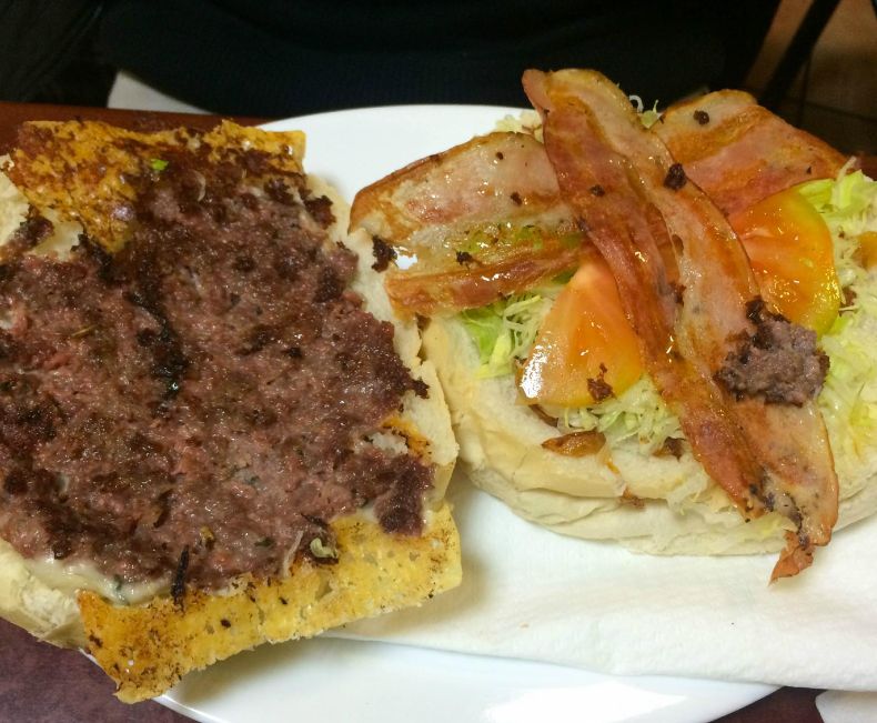 Hamburguesas: Hamburguesas, bocadillos y más de La Rosa de Reus Hamburguesas: Hamburguesas, bocadillos y más de La Rosa de Reus