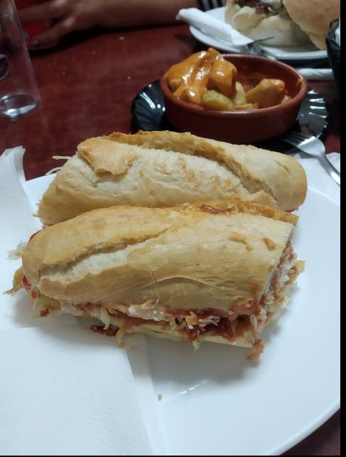 Bocadillos fríos: Hamburguesas, bocadillos y más de La Rosa de Reus Bocadillos fríos: Hamburguesas, bocadillos y más de La Rosa de Reus