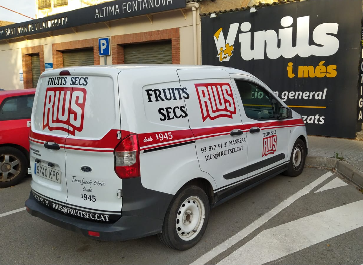 Rotulación de vehículos: Servicios de Vinils i Més Rotulación de vehículos: Servicios de Vinils i Més