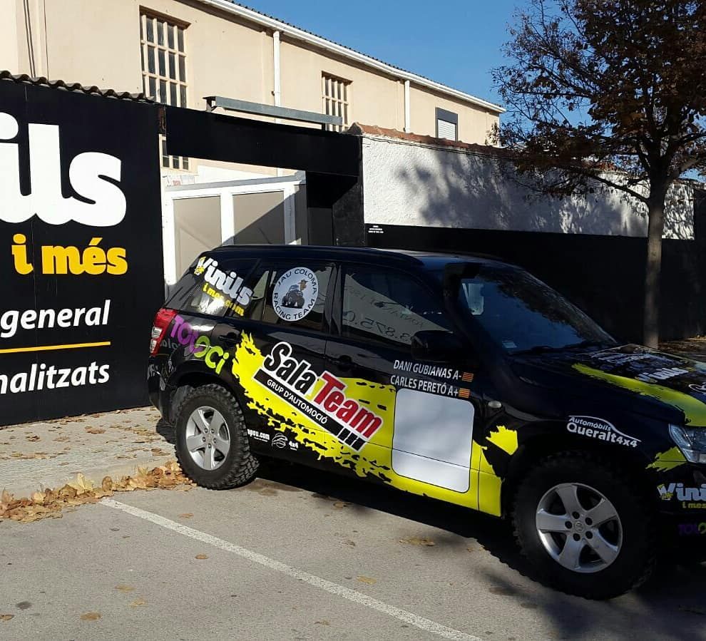 Rotulación para locales y vehículos: Servicios de Vinils i Més Rotulación para locales y vehículos: Servicios de Vinils i Més