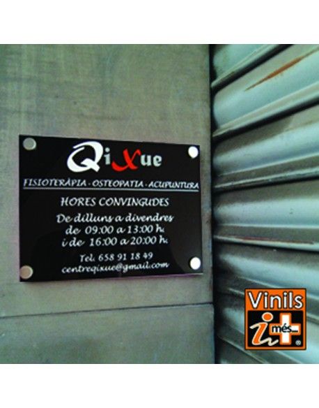 Rotulación para locales y vehículos: Servicios de Vinils i Més Rotulación para locales y vehículos: Servicios de Vinils i Més
