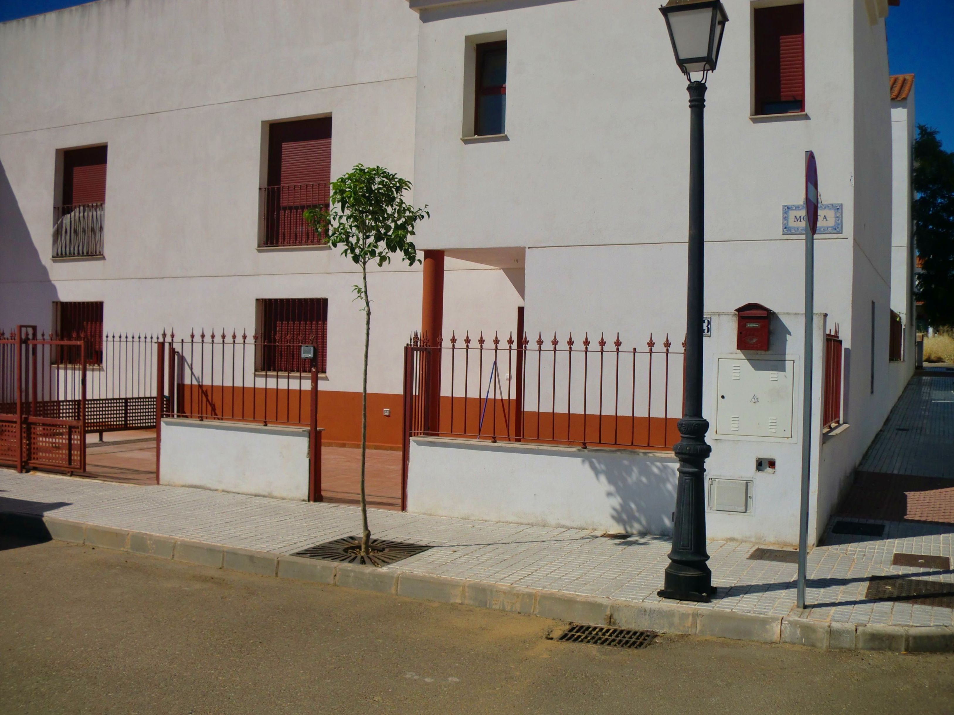 CHOLLO CHALET ADOSADO EN OLIVENZA. BADAJOZ CHOLLO CHALET ADOSADO EN OLIVENZA. BADAJOZ