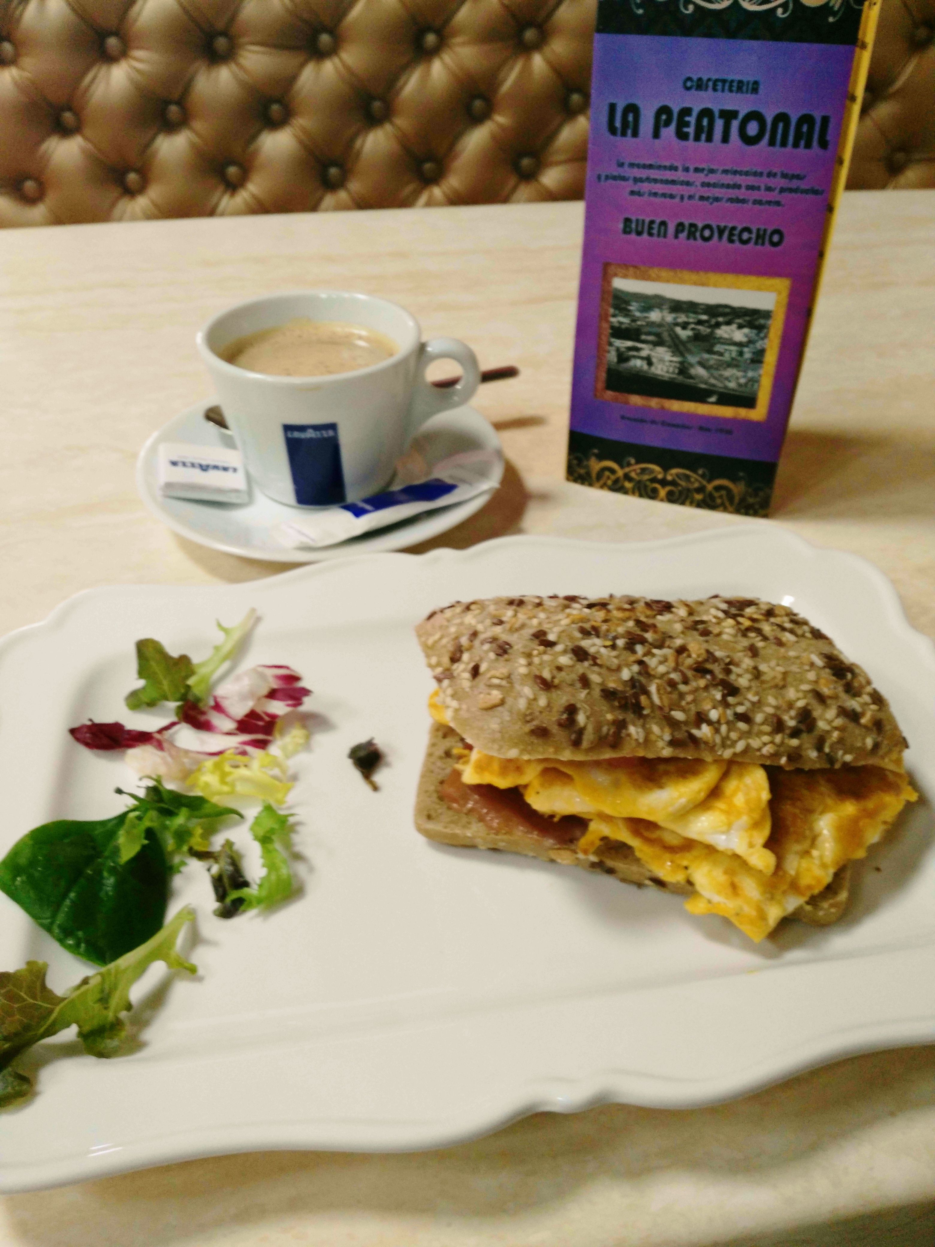Desayunos completos: Servicios de La Peatonal Desayunos completos: Servicios de La Peatonal