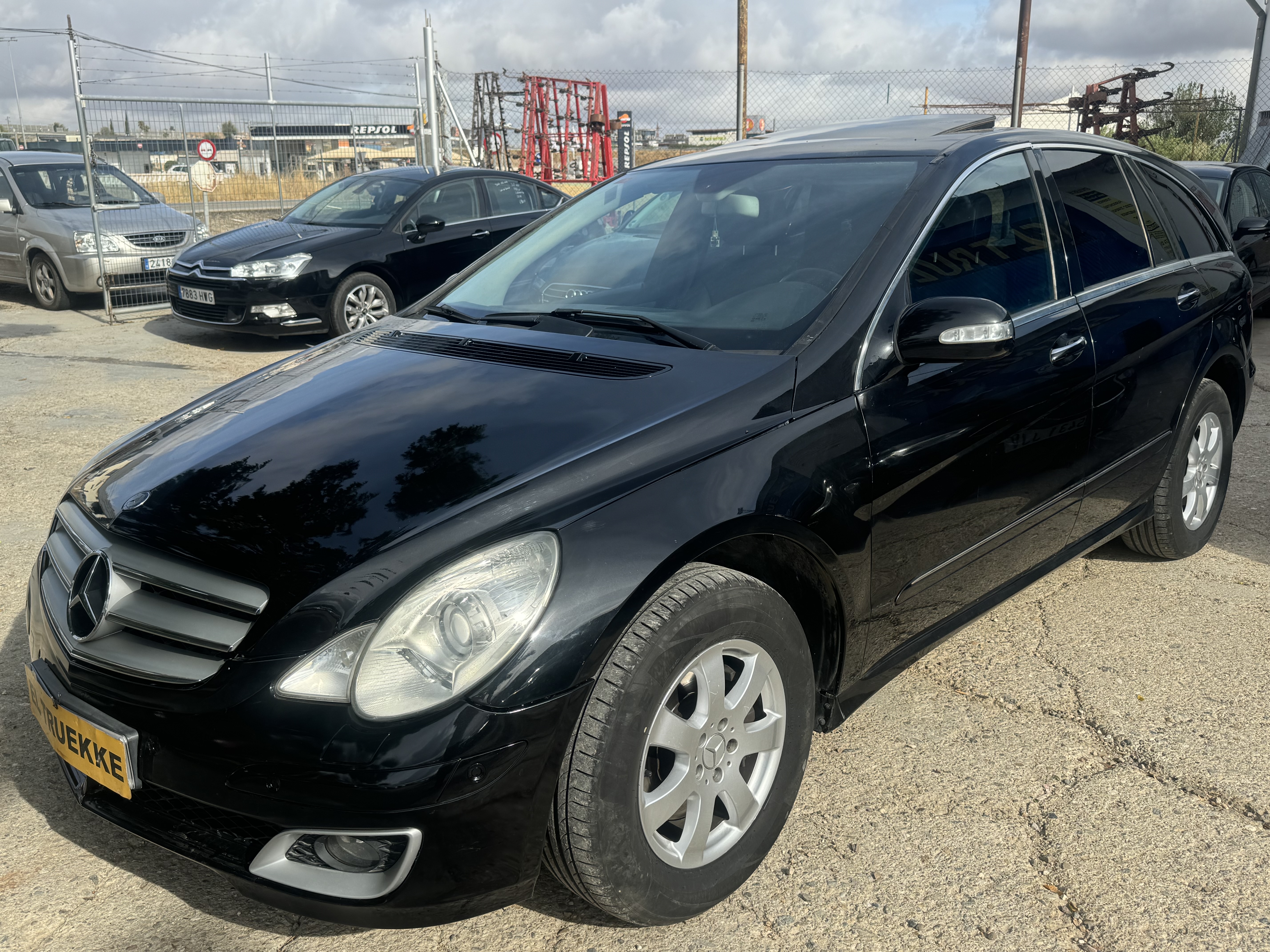 Mercedes R 320 cdi 4 matic 225 cv del 2007 con 295.000 km: Stock de Vehículos de El Truekke Mercedes R 320 cdi 4 matic 225 cv del 2007 con 295.000 km: Stock de Vehículos de El Truekke
