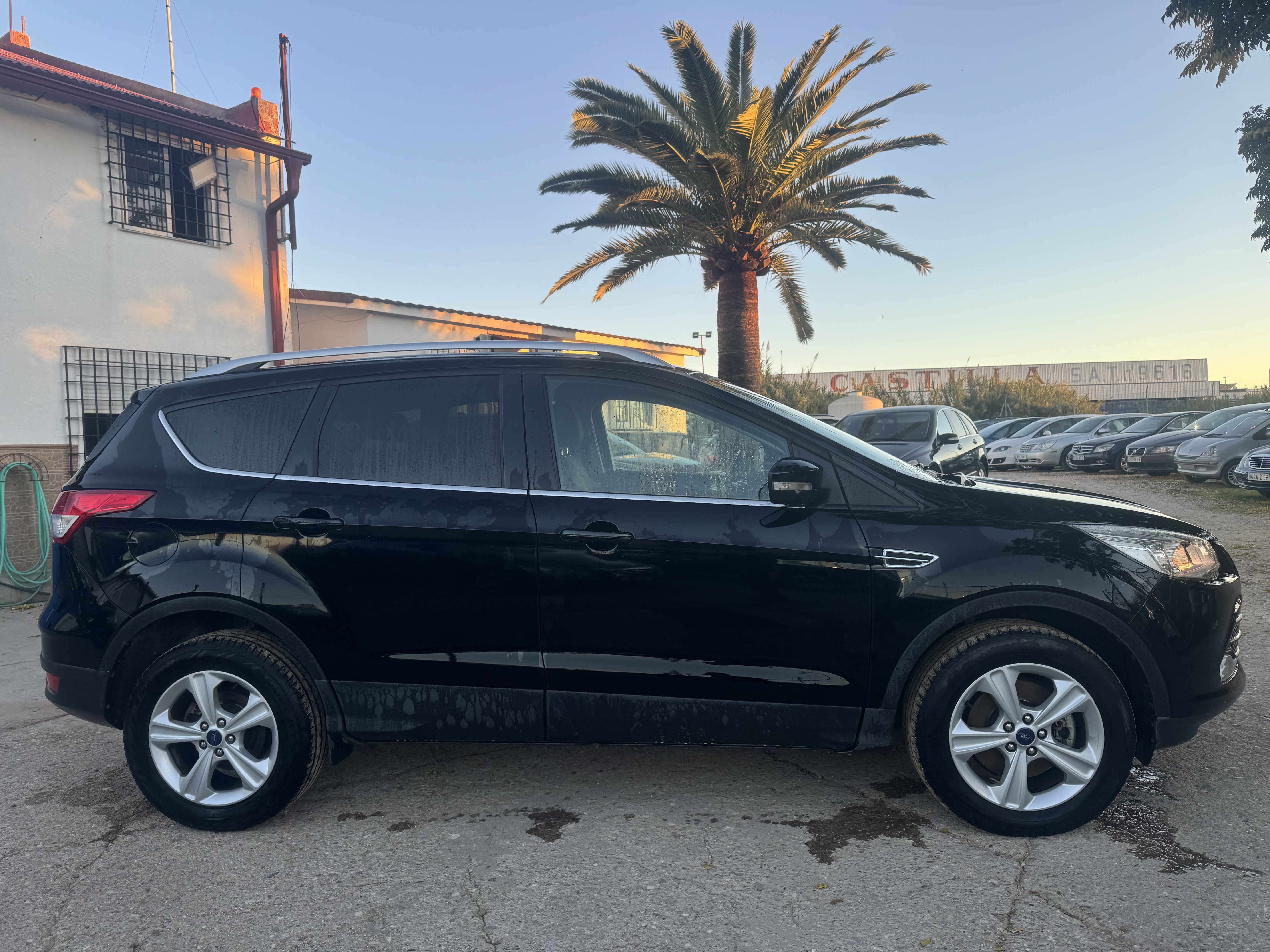 Ford kuga 2.0 tdci 120 cv del 7/2016 con 220.000 km: Stock de Vehículos de El Truekke Ford kuga 2.0 tdci 120 cv del 7/2016 con 220.000 km: Stock de Vehículos de El Truekke