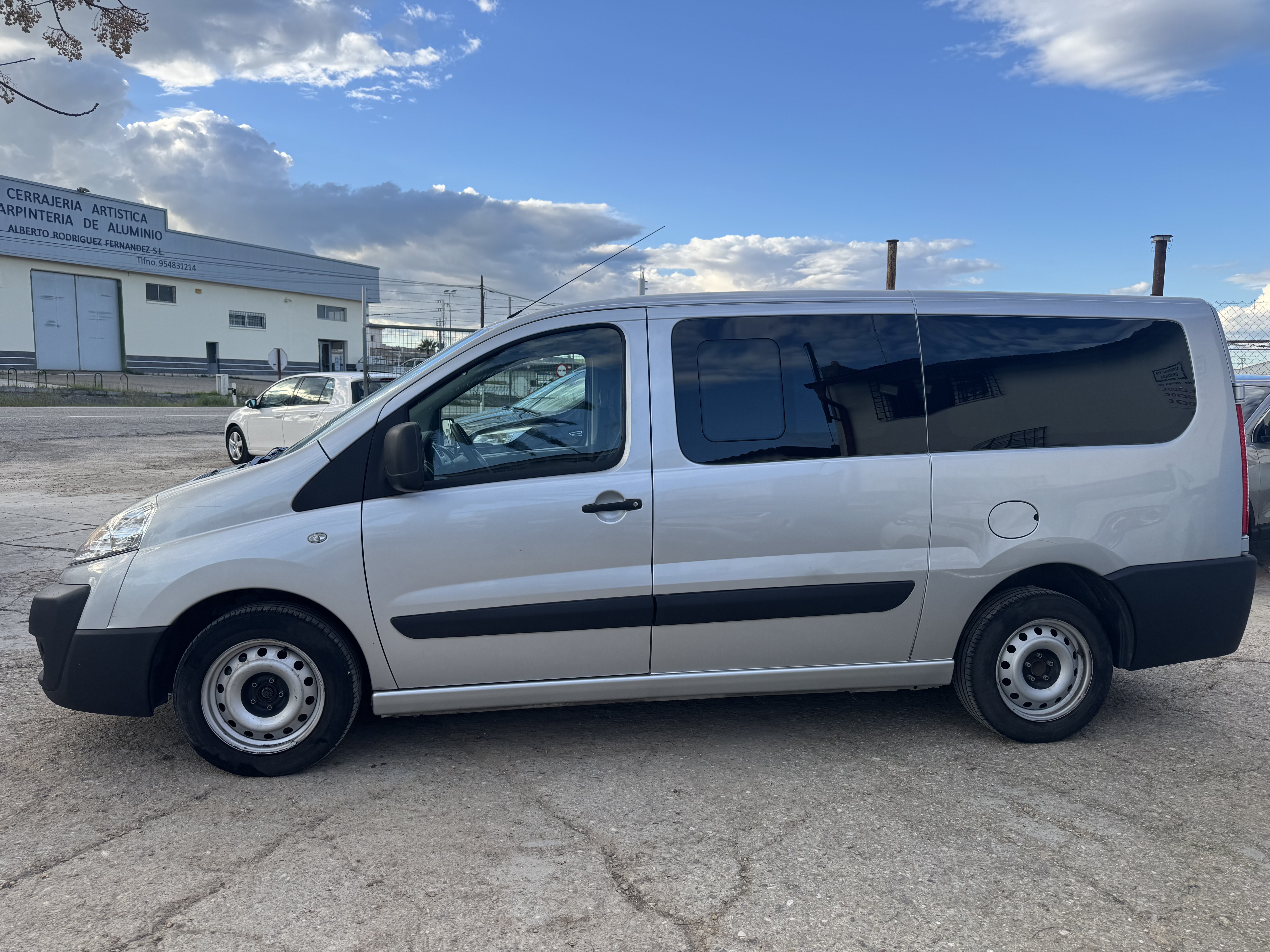 Fiat Scudo 2.0 hdi 130 cv del 6/2014 340.000 km: Stock de Vehículos de El Truekke Fiat Scudo 2.0 hdi 130 cv del 6/2014 340.000 km: Stock de Vehículos de El Truekke