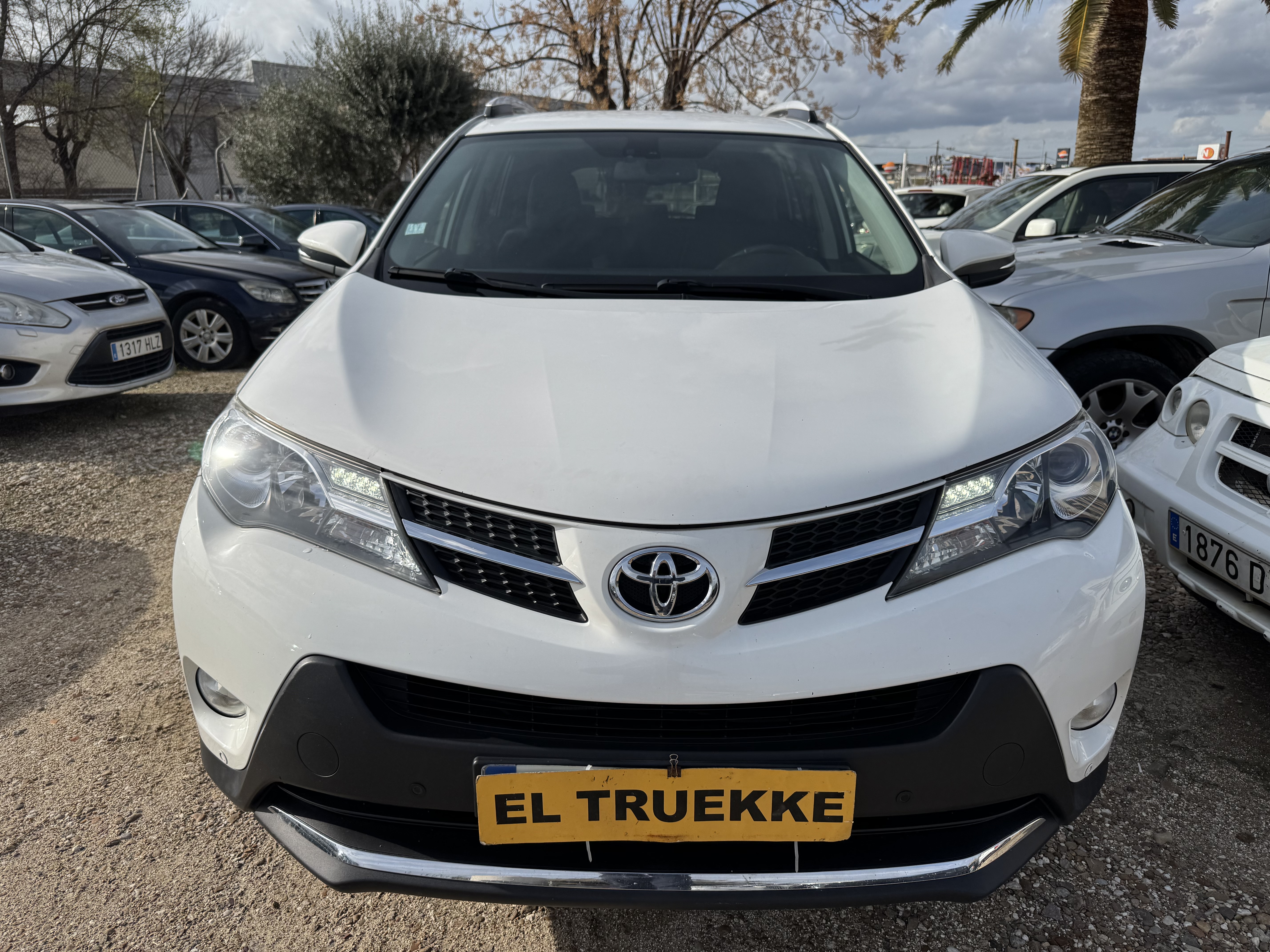 Toyota rav4 4x4 2.0d 150 cv del 2014 con 172.000 km: Stock de Vehículos de El Truekke Toyota rav4 4x4 2.0d 150 cv del 2014 con 172.000 km: Stock de Vehículos de El Truekke