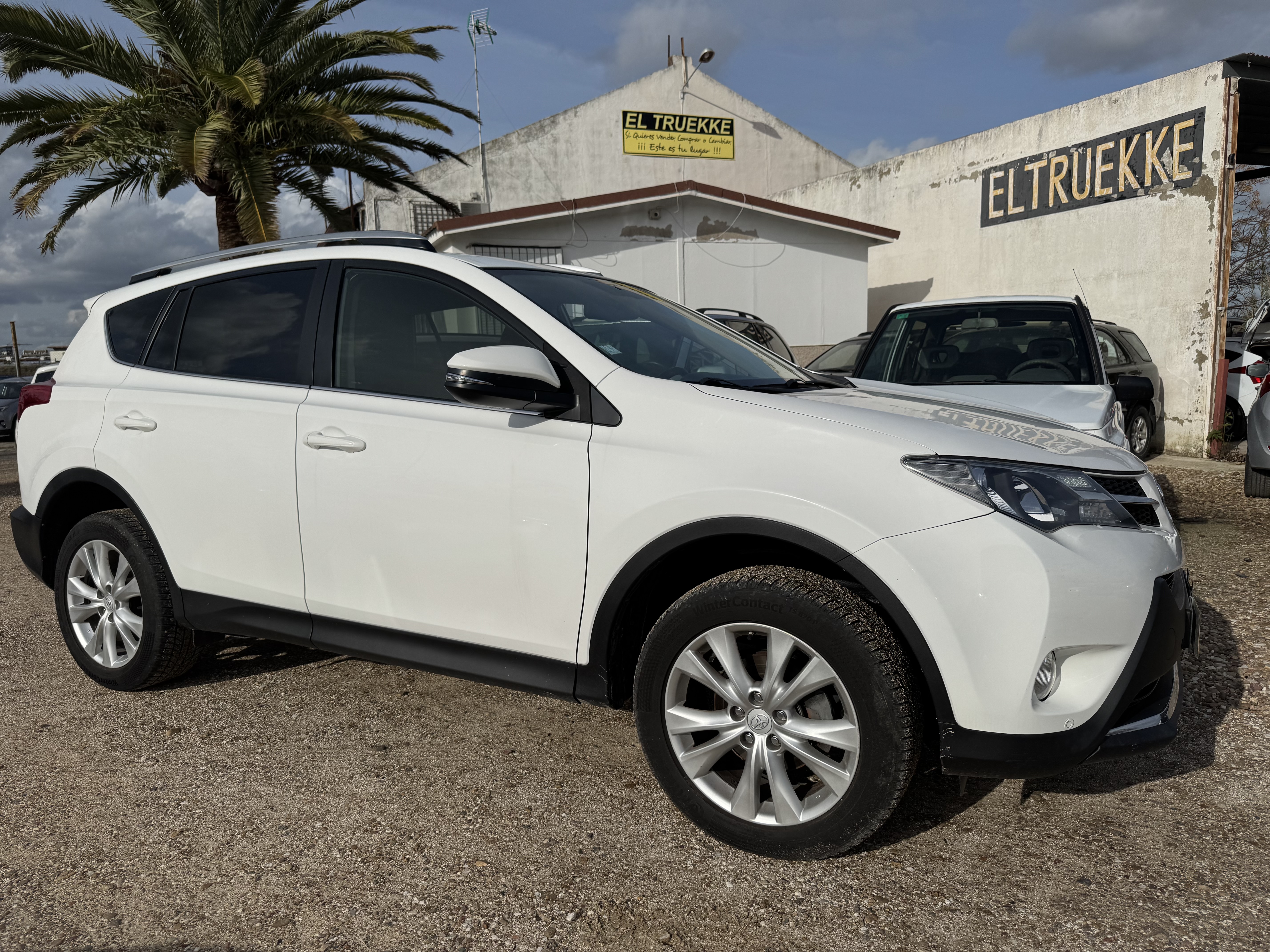 Toyota rav4 4x4 2.0d 150 cv del 2014 con 172.000 km: Stock de Vehículos de El Truekke Toyota rav4 4x4 2.0d 150 cv del 2014 con 172.000 km: Stock de Vehículos de El Truekke