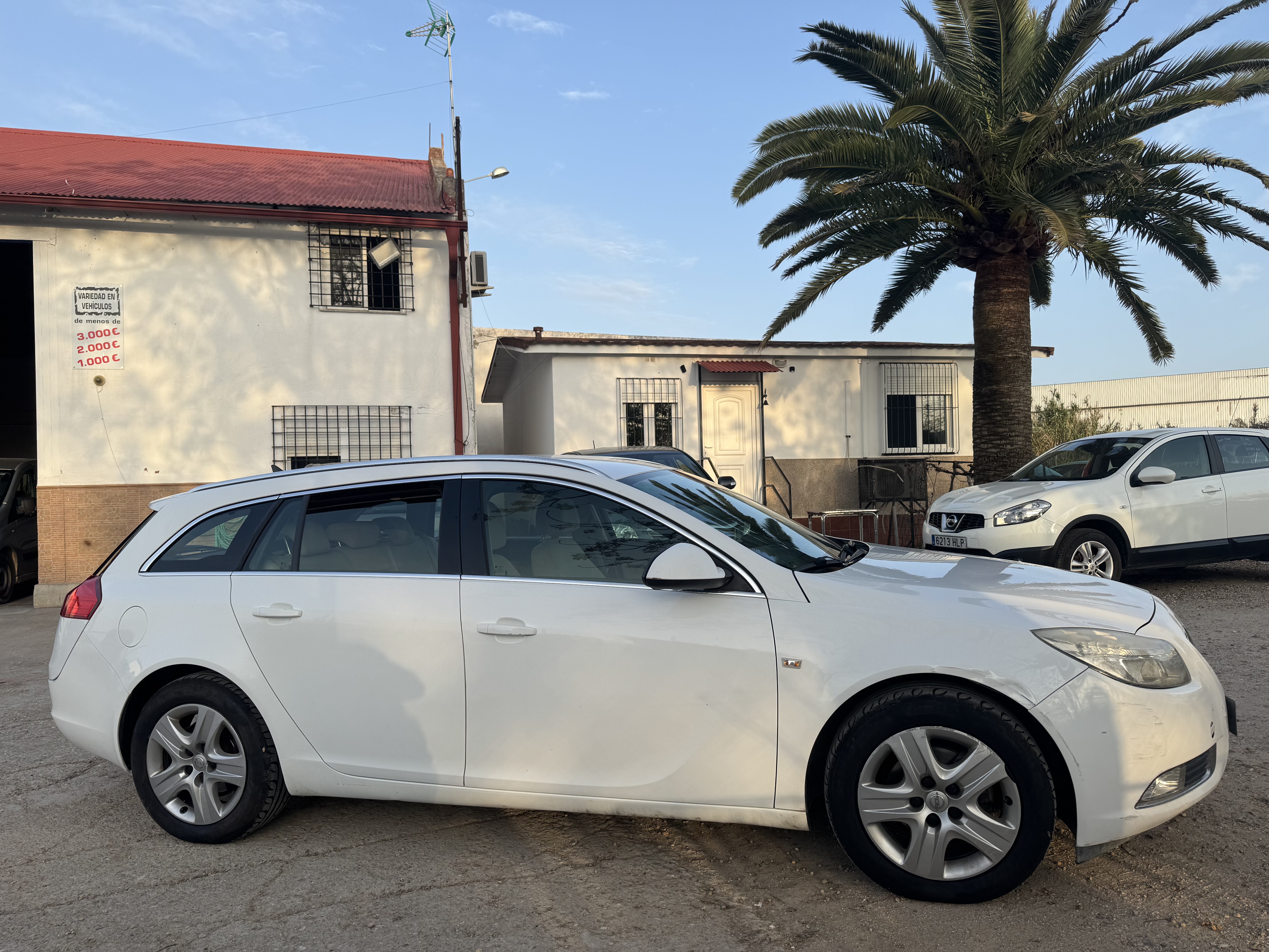 Opel insignia 2.0 cdti 130 cv del 2010 con 253.000 km: Stock de Vehículos de El Truekke Opel insignia 2.0 cdti 130 cv del 2010 con 253.000 km: Stock de Vehículos de El Truekke