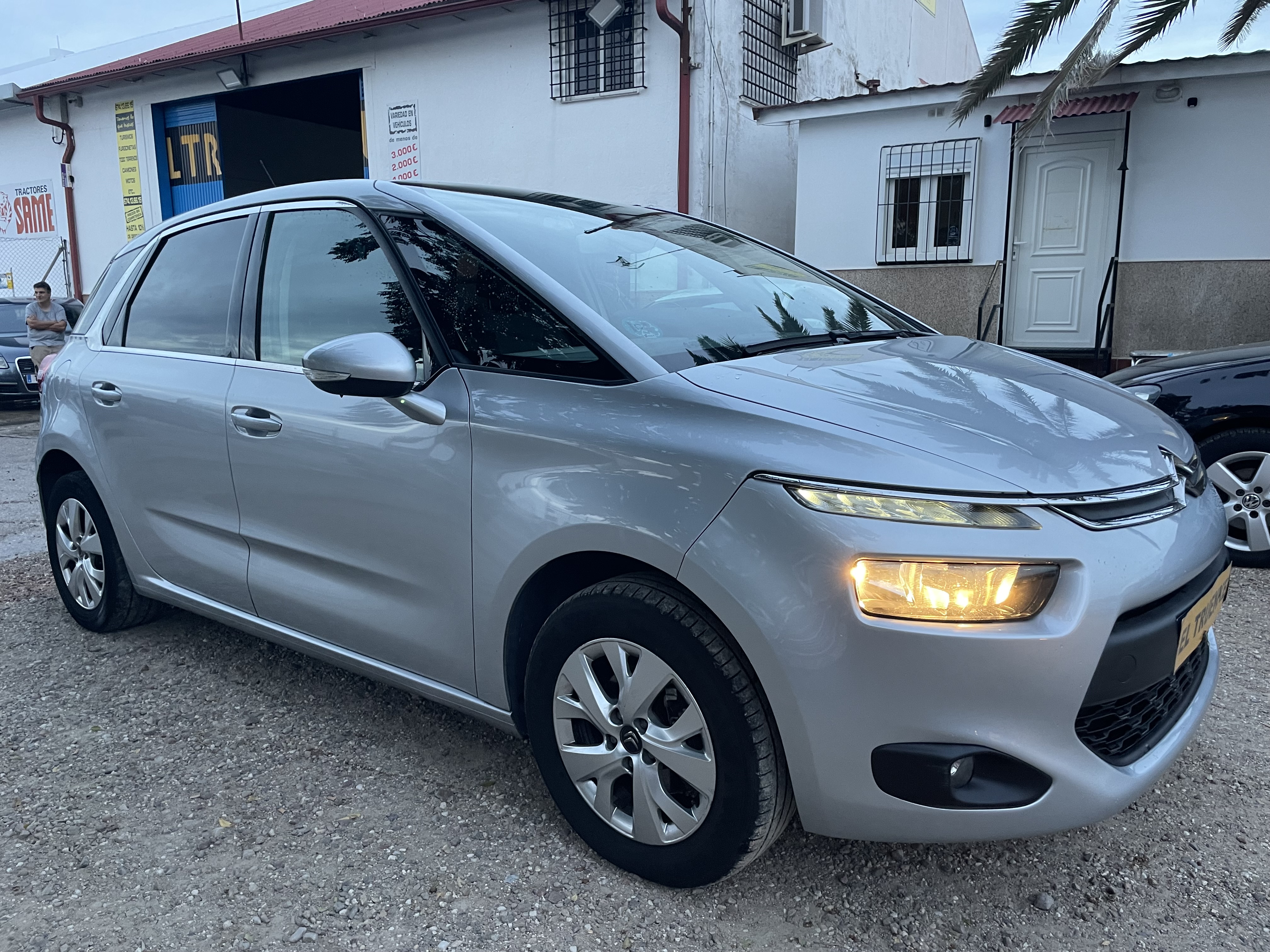 Citroën c4 Picasso 1.6 hdi 2016 con 205.000 km: Stock de Vehículos de El Truekke Citroën c4 Picasso 1.6 hdi 2016 con 205.000 km: Stock de Vehículos de El Truekke