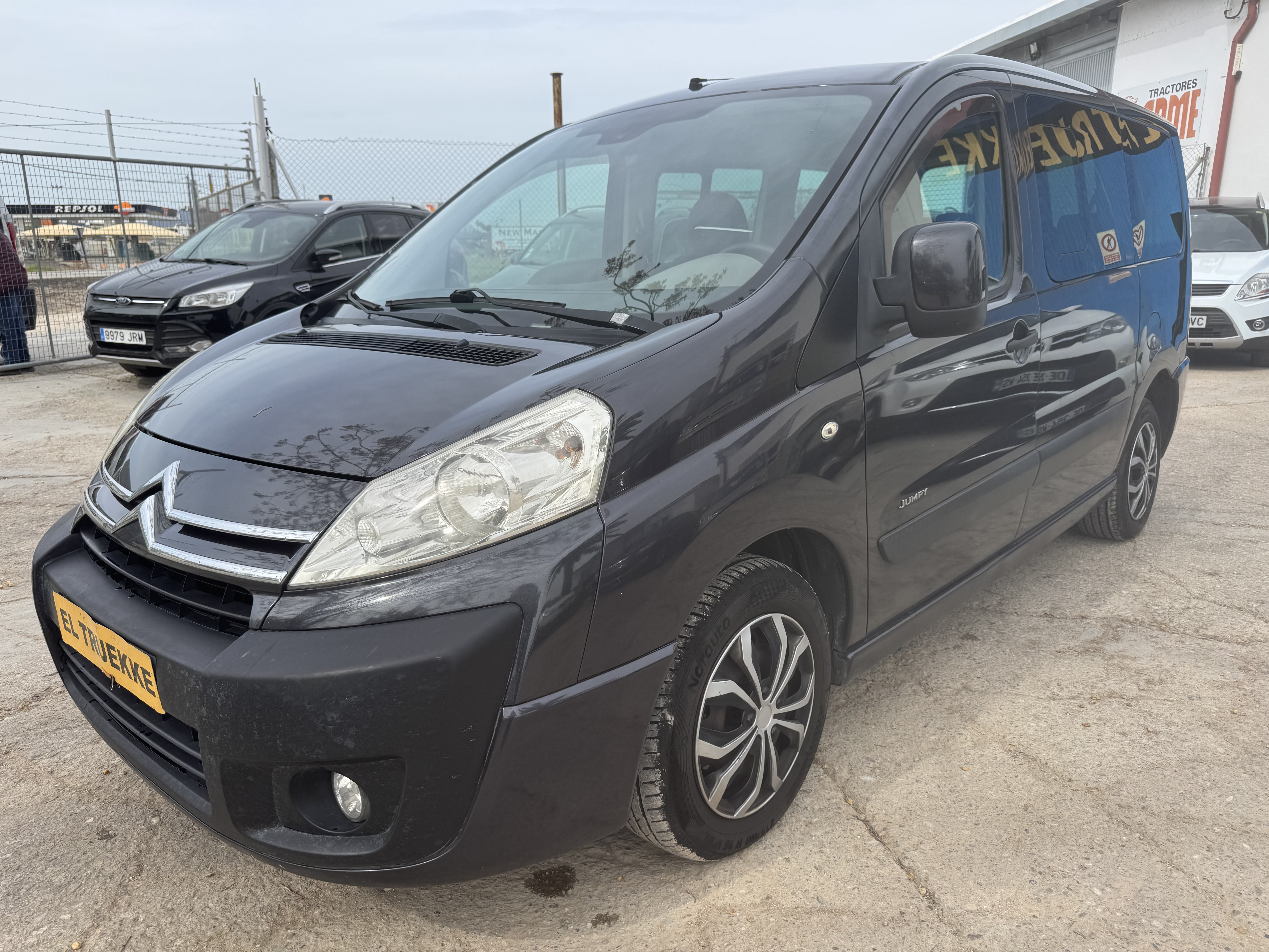 Citroën Jumpy 2.0 hdi 120 cv 8 plazas 2008 con 260.000 km: Stock de Vehículos de El Truekke Citroën Jumpy 2.0 hdi 120 cv 8 plazas 2008 con 260.000 km: Stock de Vehículos de El Truekke
