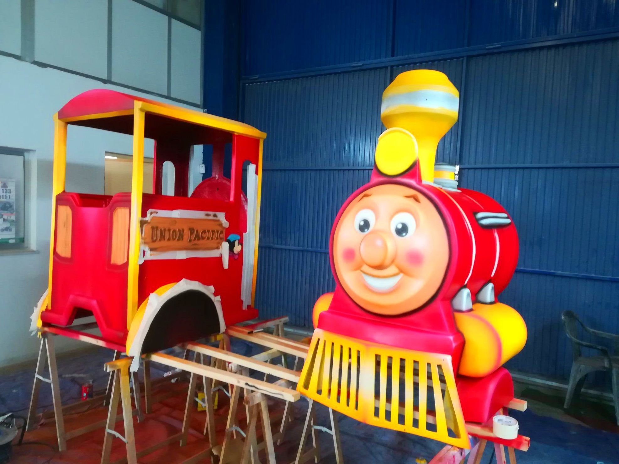 Cabina de tren infantil: Catálogo de Hinchables Happy Jump Cabina de tren infantil: Catálogo de Hinchables Happy Jump