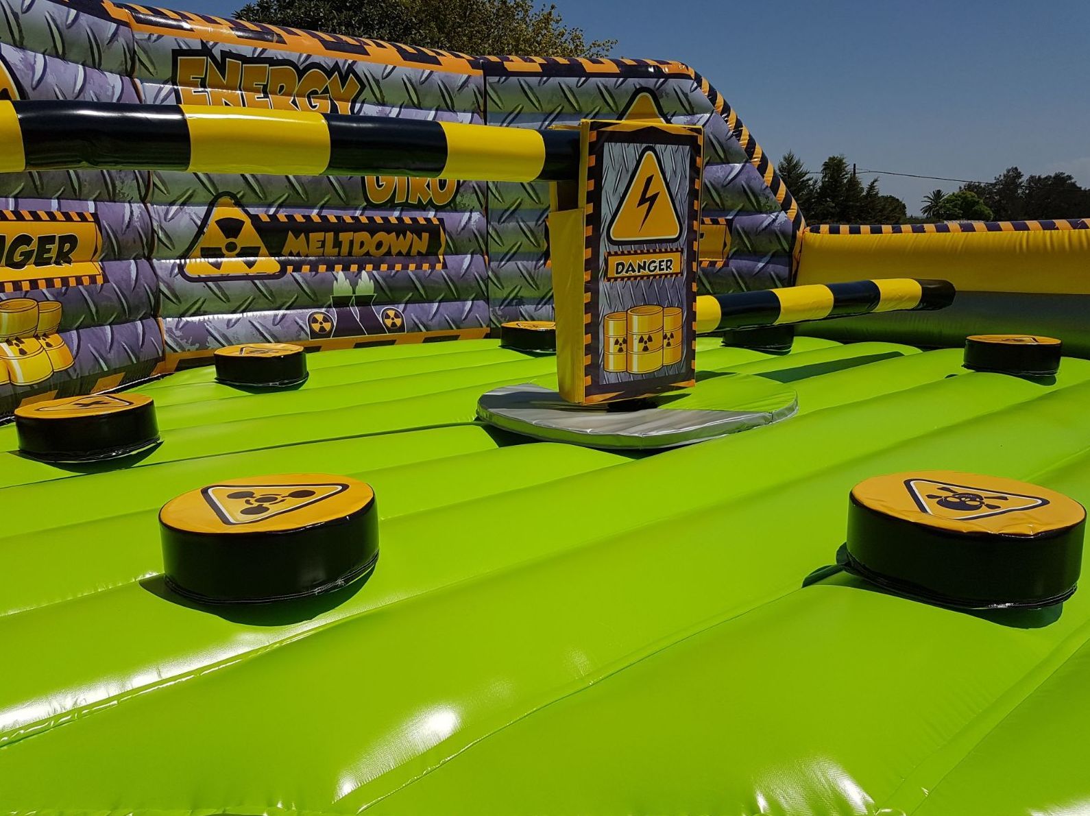 Eliminator octogonal nuclear 2 entradas : Catálogo de Hinchables Happy Jump Eliminator octogonal nuclear 2 entradas : Catálogo de Hinchables Happy Jump