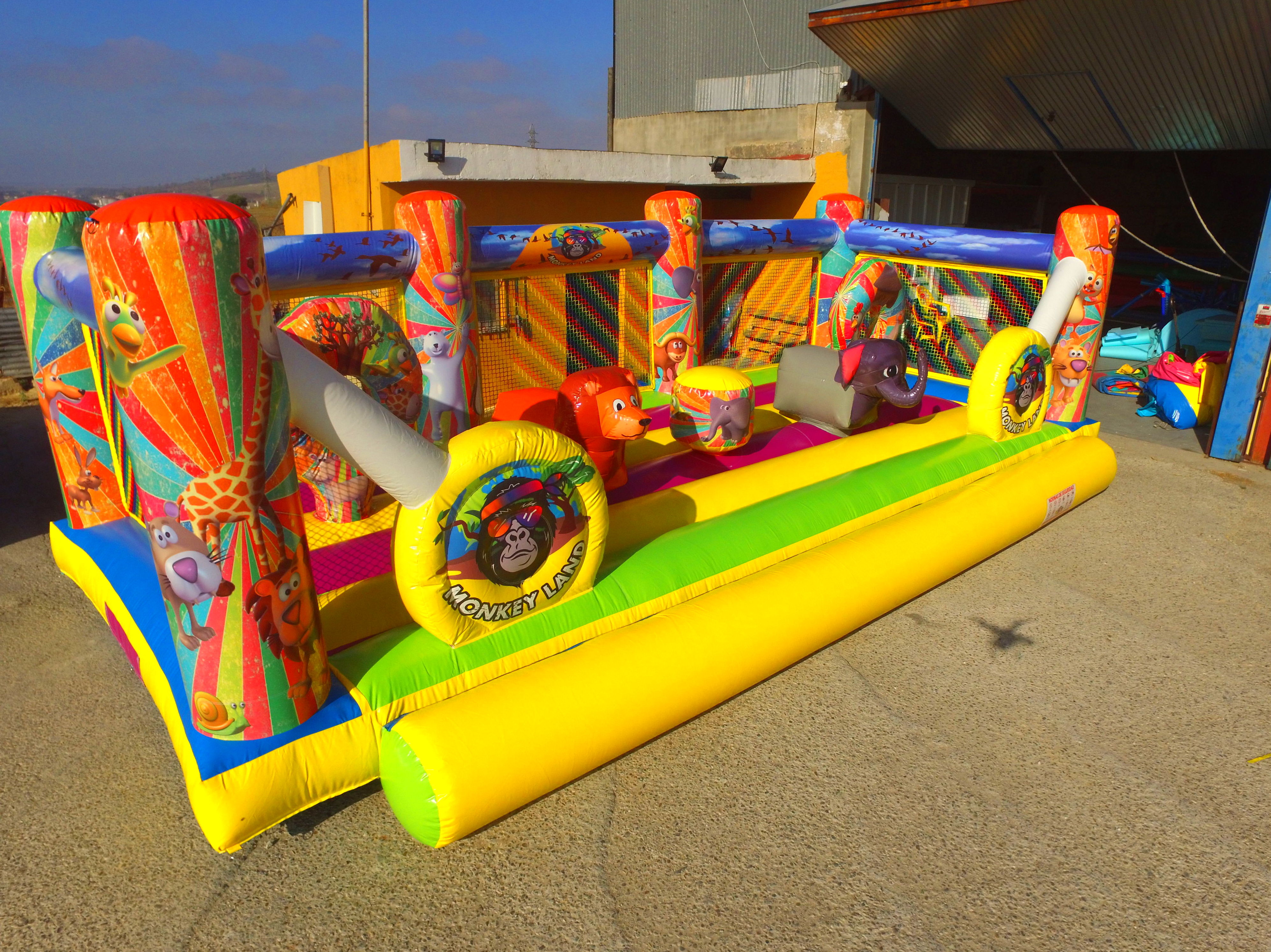 Castillo hinchable plataforma redes selva: Catálogo de Hinchables Happy Jump Castillo hinchable plataforma redes selva: Catálogo de Hinchables Happy Jump
