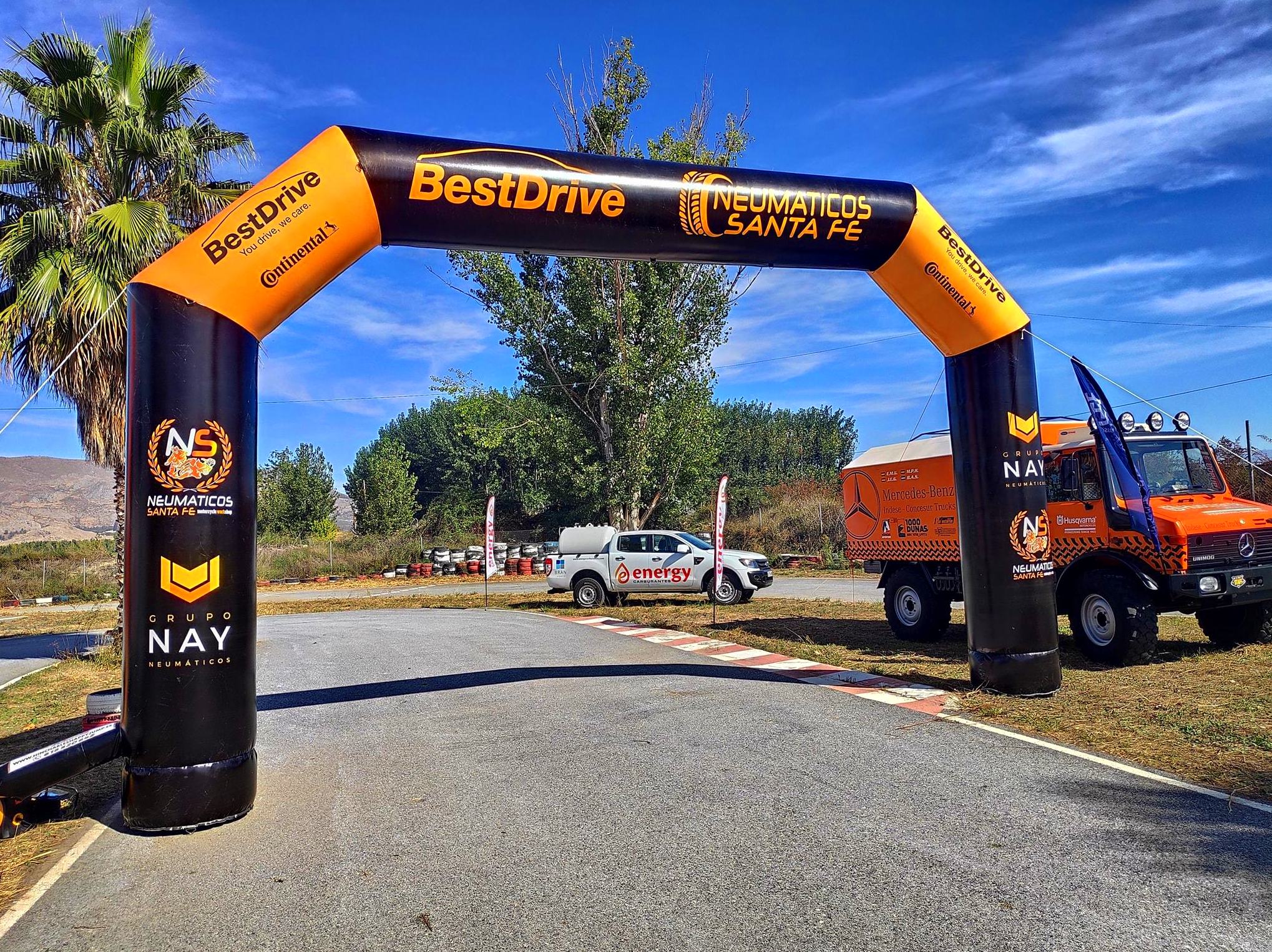 Arco de meta continental : Catálogo de Hinchables Happy Jump Arco de meta continental : Catálogo de Hinchables Happy Jump