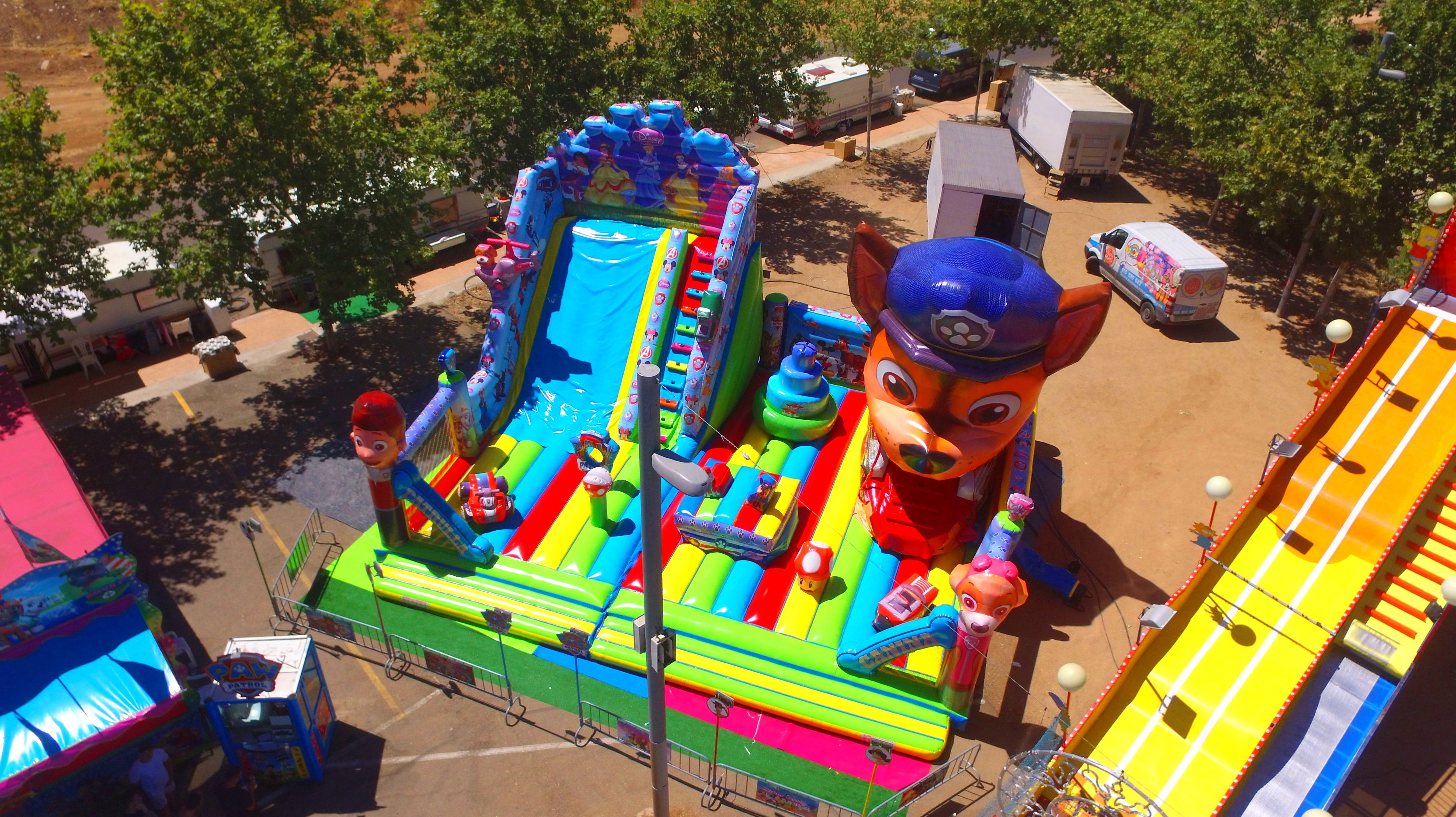 Patrulla 2 en 1 movimiento: Catálogo de Hinchables Happy Jump Patrulla 2 en 1 movimiento: Catálogo de Hinchables Happy Jump