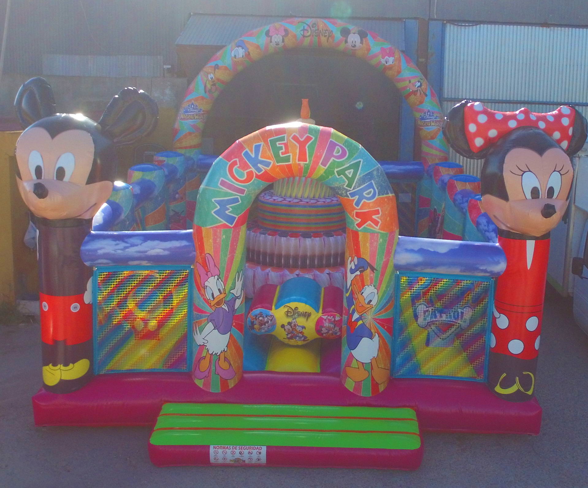 Plataforma multiobstaculos disney Mickey Minnie: Catálogo de Hinchables Happy Jump Plataforma multiobstaculos disney Mickey Minnie: Catálogo de Hinchables Happy Jump
