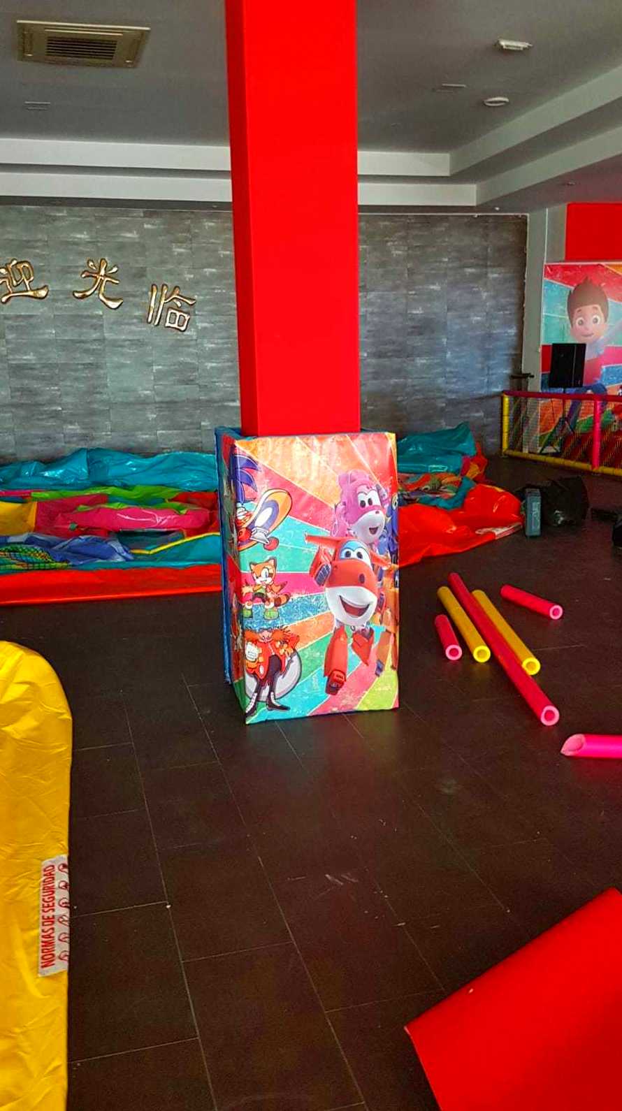 Protectores de columna : Catálogo de Hinchables Happy Jump Protectores de columna : Catálogo de Hinchables Happy Jump