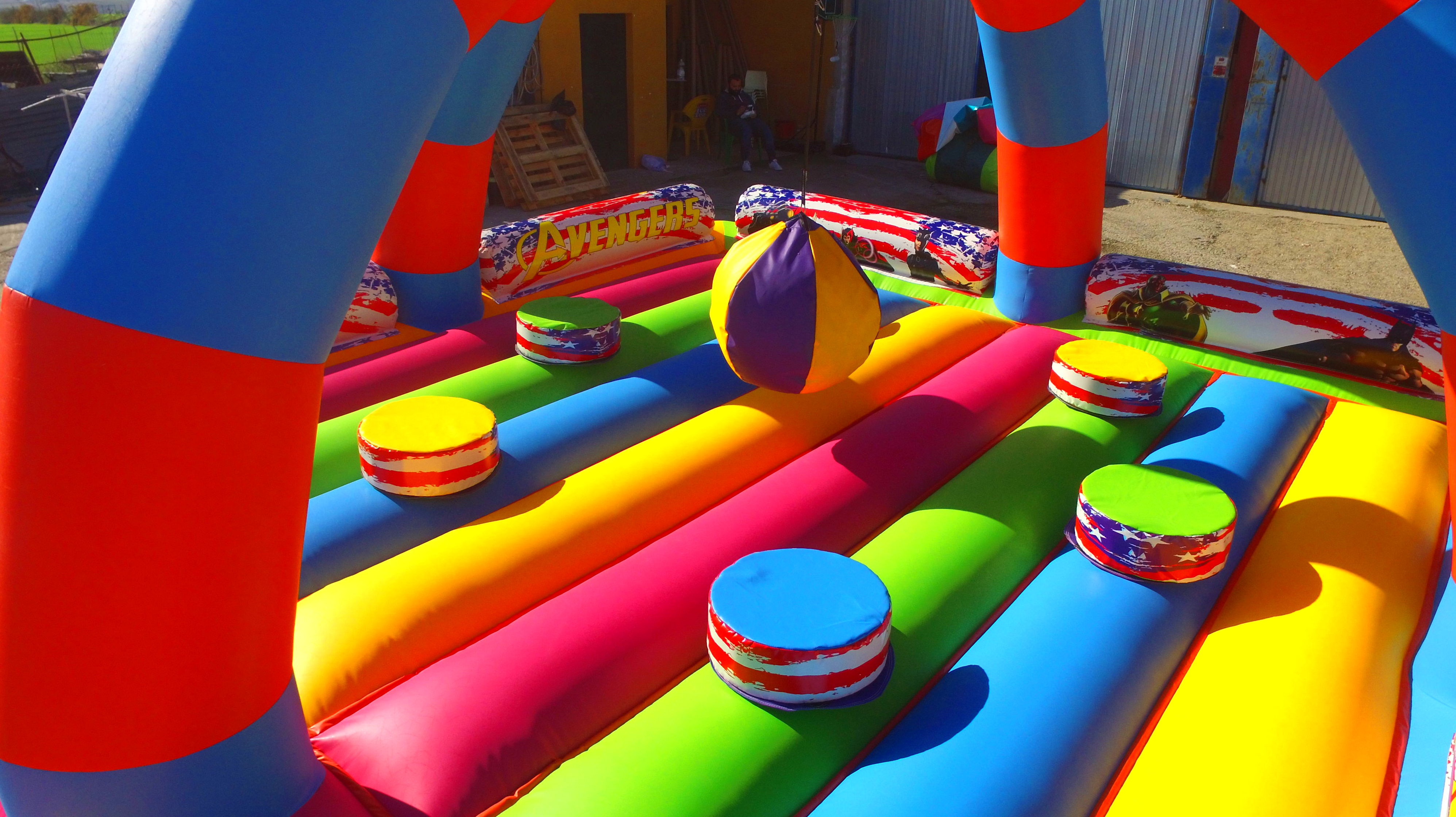 Castillo Hinchable Gladiadores: Catálogo de Hinchables Happy Jump Castillo Hinchable Gladiadores: Catálogo de Hinchables Happy Jump