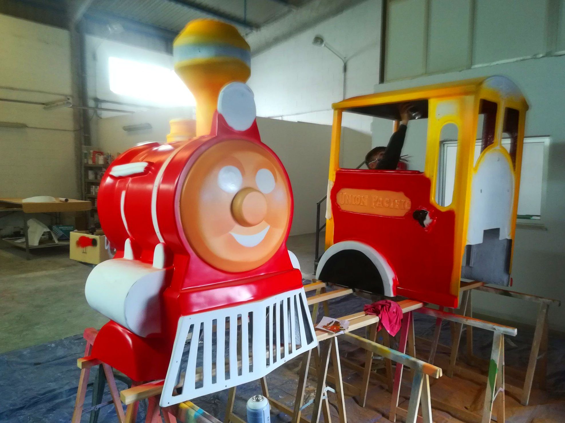 Cabina de tren infantil: Catálogo de Hinchables Happy Jump Cabina de tren infantil: Catálogo de Hinchables Happy Jump