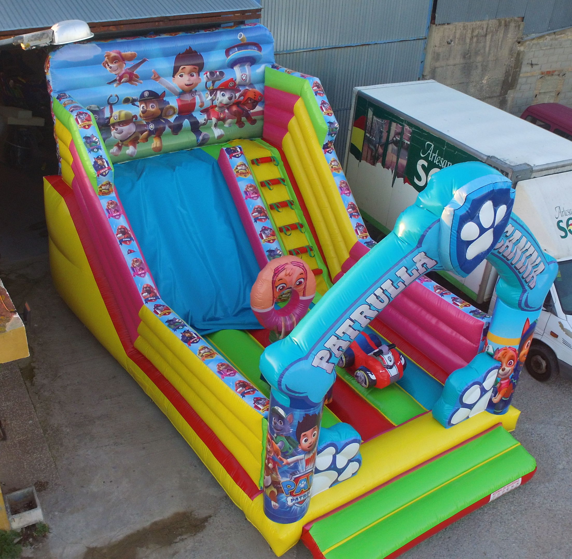 Tobogán patrulla huesos: Catálogo de Hinchables Happy Jump Tobogán patrulla huesos: Catálogo de Hinchables Happy Jump