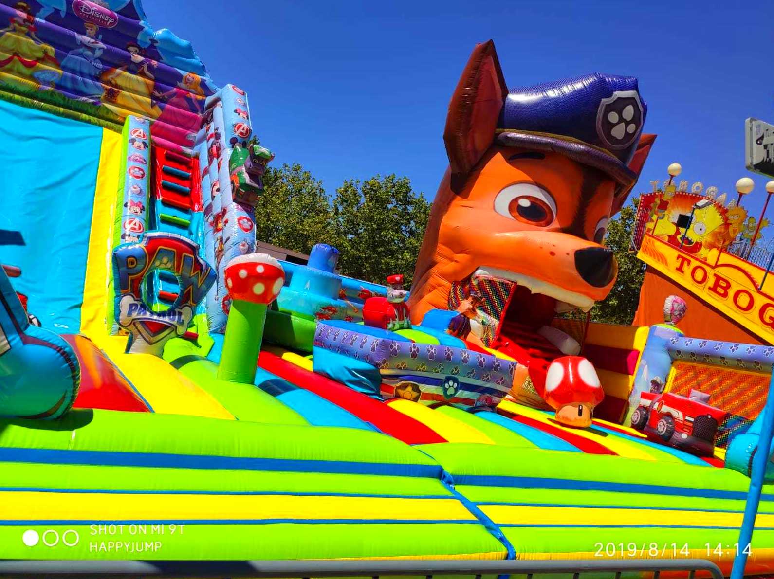 Patrulla 2 en 1 movimiento: Catálogo de Hinchables Happy Jump Patrulla 2 en 1 movimiento: Catálogo de Hinchables Happy Jump