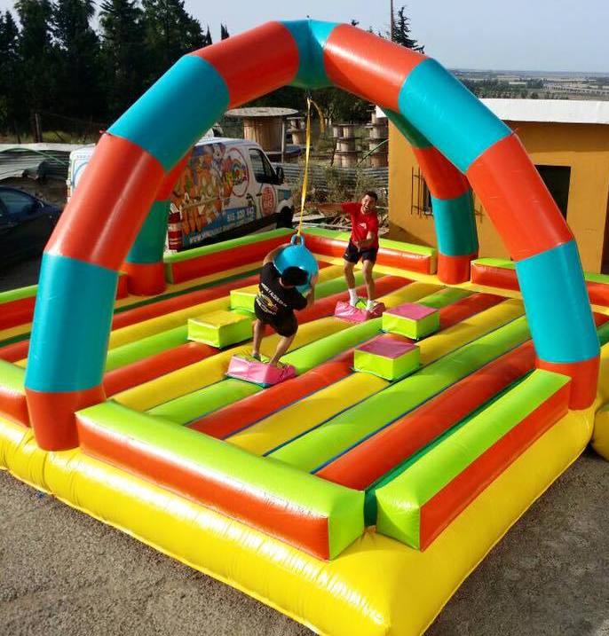 Castillo Hinchable Gladiadores: Catálogo de Hinchables Happy Jump Castillo Hinchable Gladiadores: Catálogo de Hinchables Happy Jump