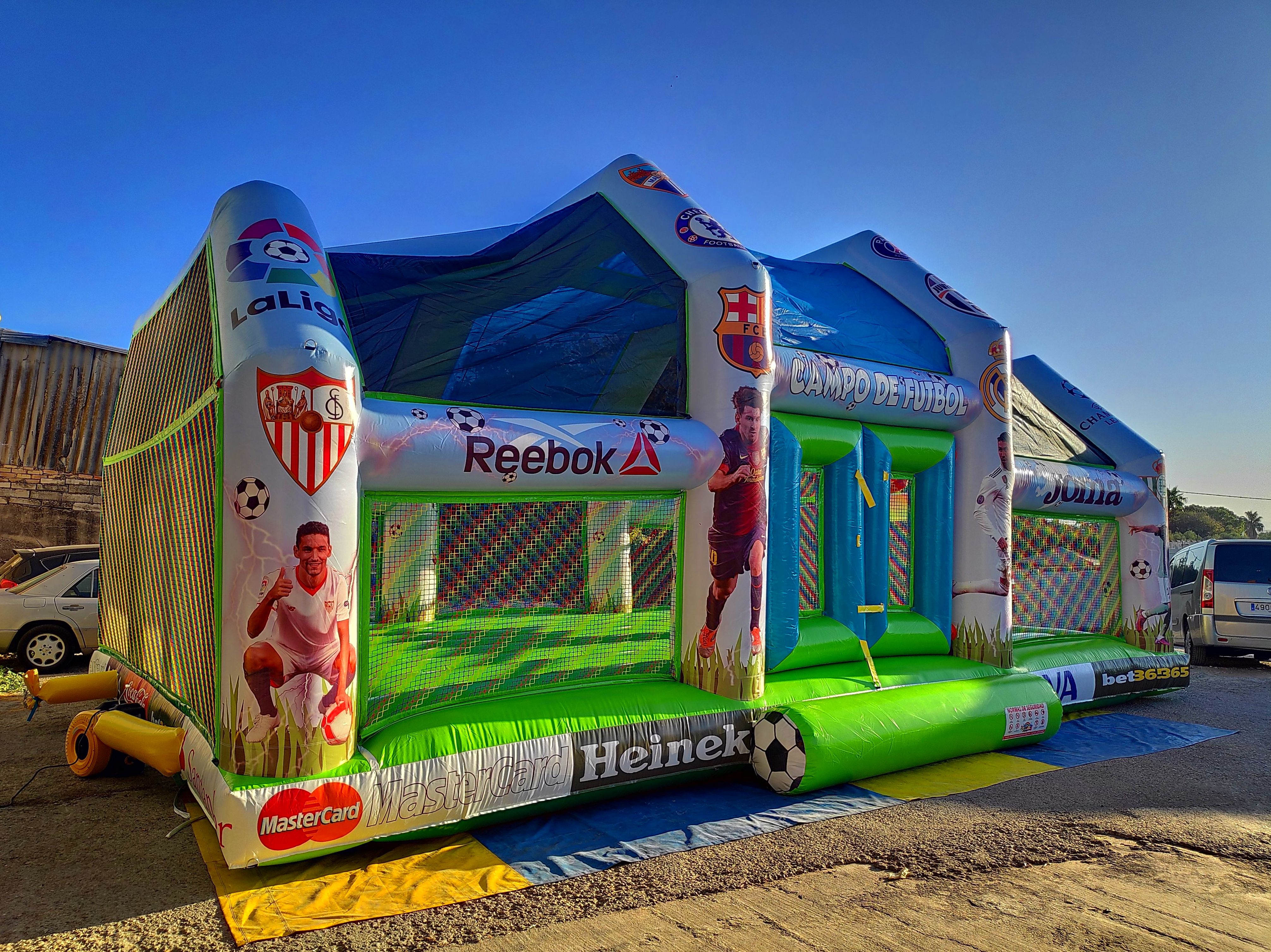 Campo de futbol arco techo: Catálogo de Hinchables Happy Jump Campo de futbol arco techo: Catálogo de Hinchables Happy Jump