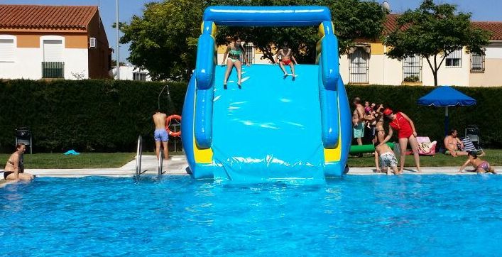 Tobogán Acuático para piscinas: Catálogo de Hinchables Happy Jump Tobogán Acuático para piscinas: Catálogo de Hinchables Happy Jump