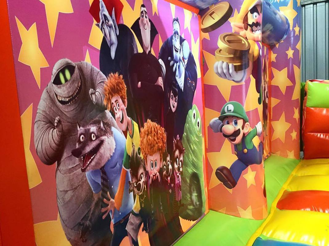 Castillo hinchable plataforma tobogán disney: Catálogo de Hinchables Happy Jump Castillo hinchable plataforma tobogán disney: Catálogo de Hinchables Happy Jump