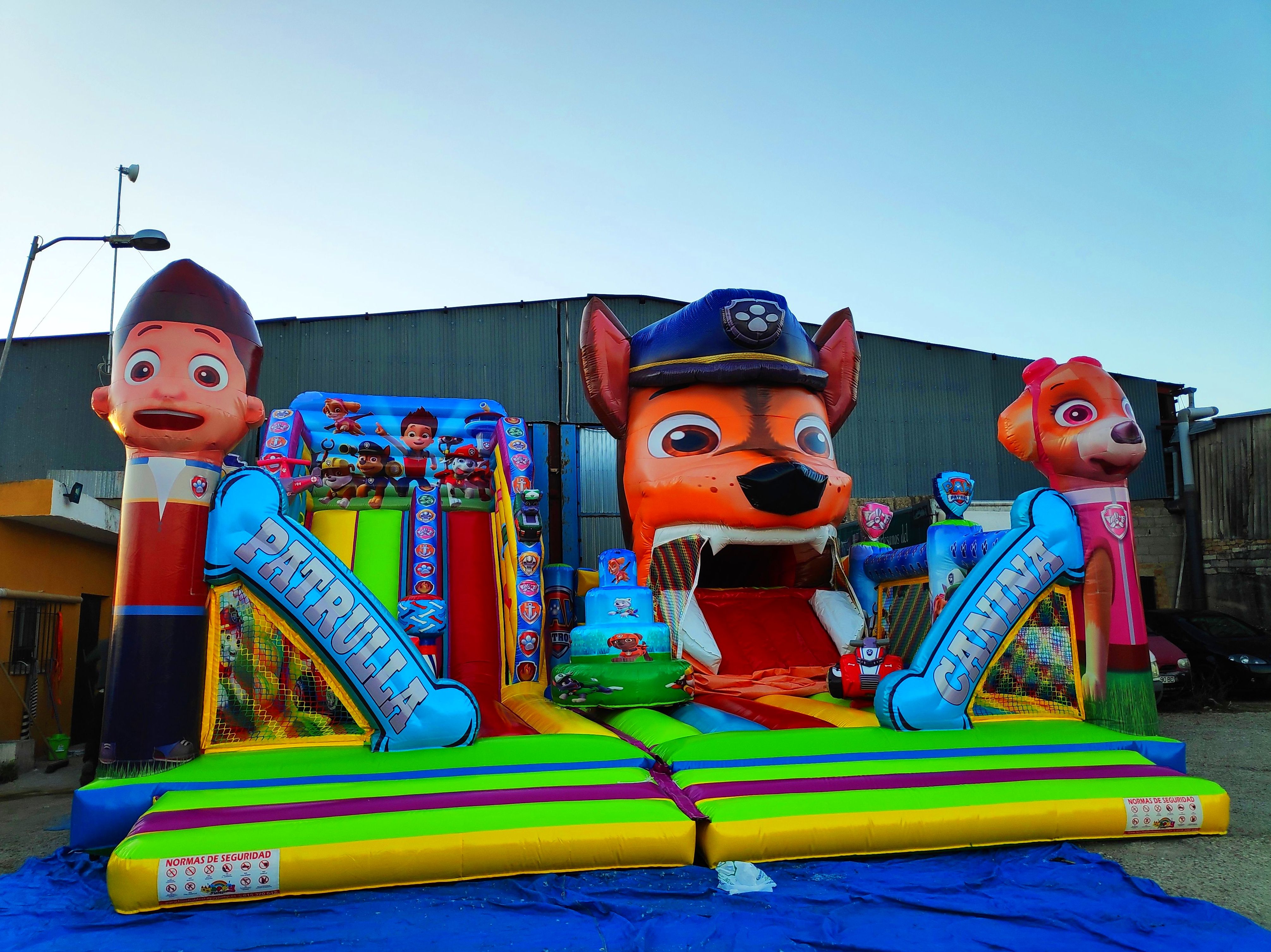 Patrulla 2 piezas Movimiento: Catálogo de Hinchables Happy Jump Patrulla 2 piezas Movimiento: Catálogo de Hinchables Happy Jump