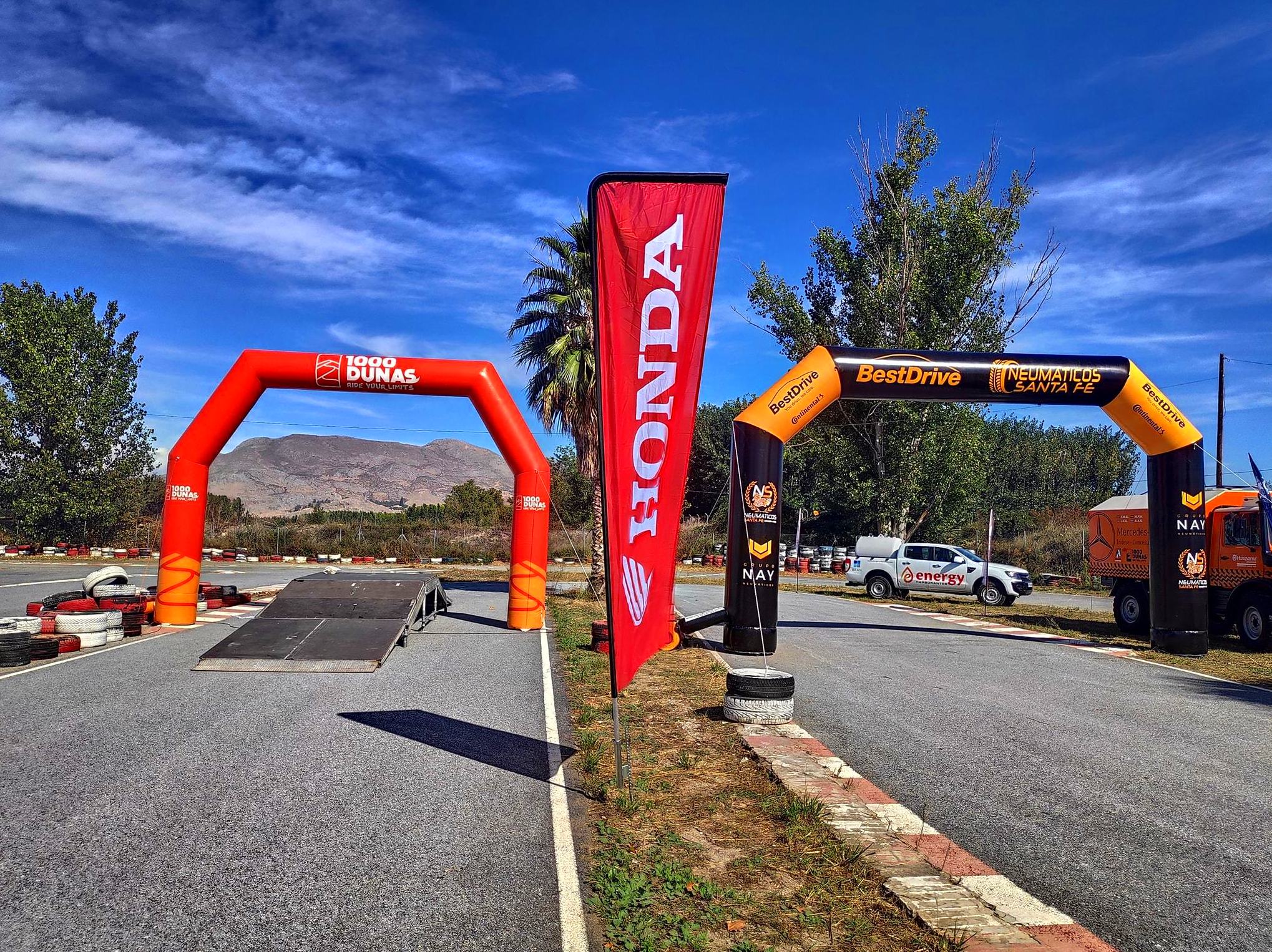 Arco de meta continental : Catálogo de Hinchables Happy Jump Arco de meta continental : Catálogo de Hinchables Happy Jump