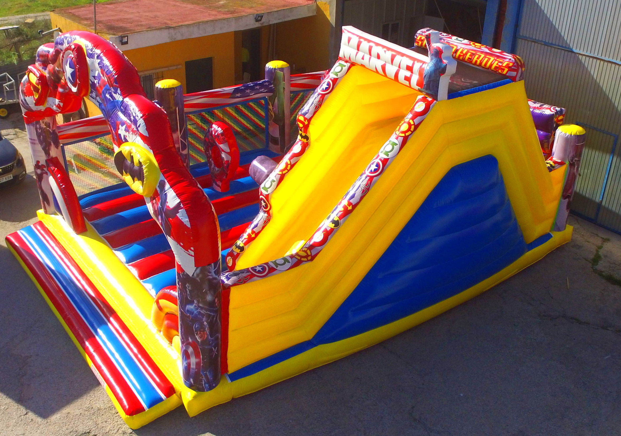 Tobogan Lateral SuperHeroes: Catálogo de Hinchables Happy Jump Tobogan Lateral SuperHeroes: Catálogo de Hinchables Happy Jump
