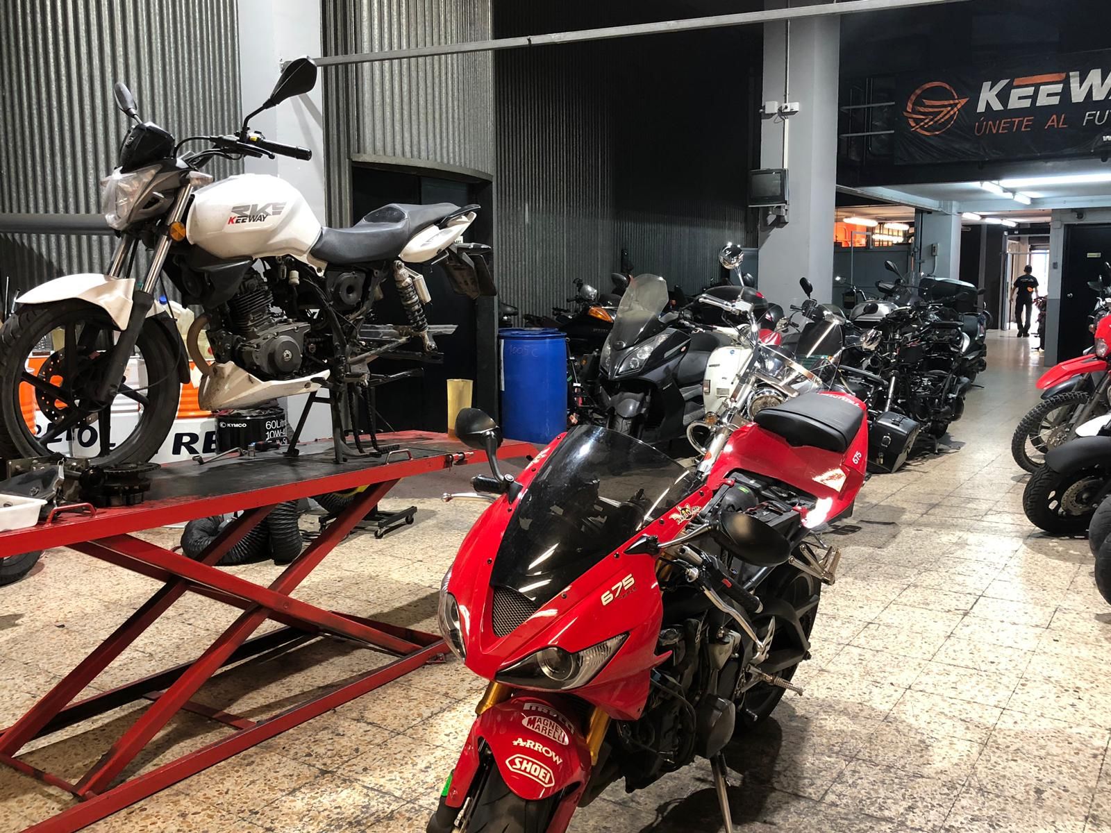 Taller: Motos de Moto Sport Lleida Taller: Motos de Moto Sport Lleida