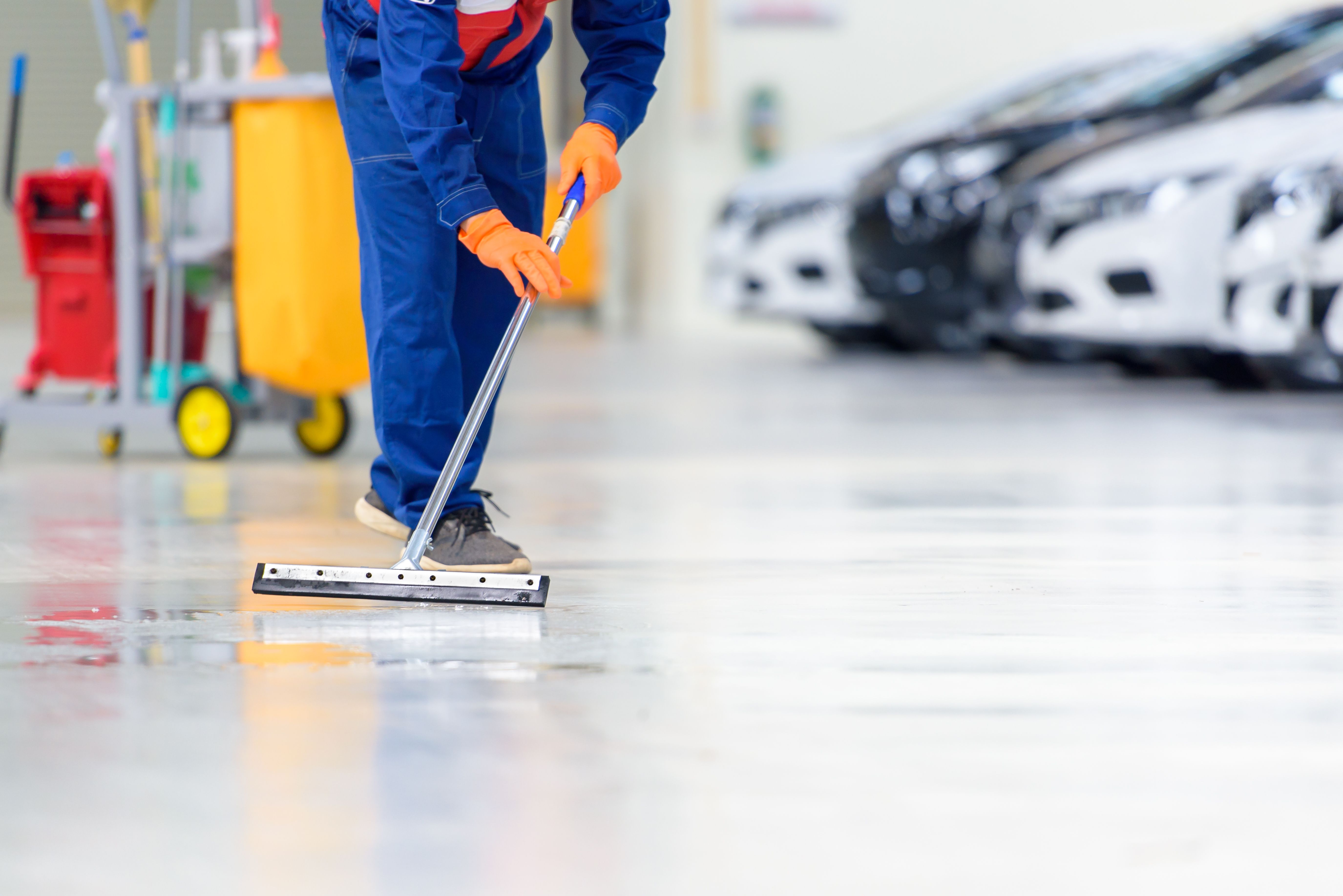 Limpieza de garajes y naves industriales: Limpiezas en general de Limpiezas Lipamas Limpieza de garajes y naves industriales: Limpiezas en general de Limpiezas Lipamas