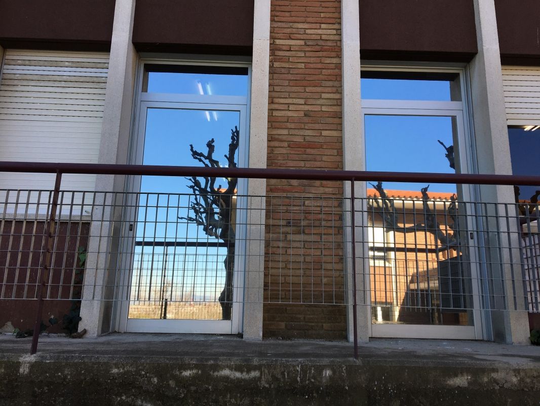 Láminas de control solar de interior y exterior: Nuestros servicios de Top Láminas y Vinilos Láminas de control solar de interior y exterior: Nuestros servicios de Top Láminas y Vinilos