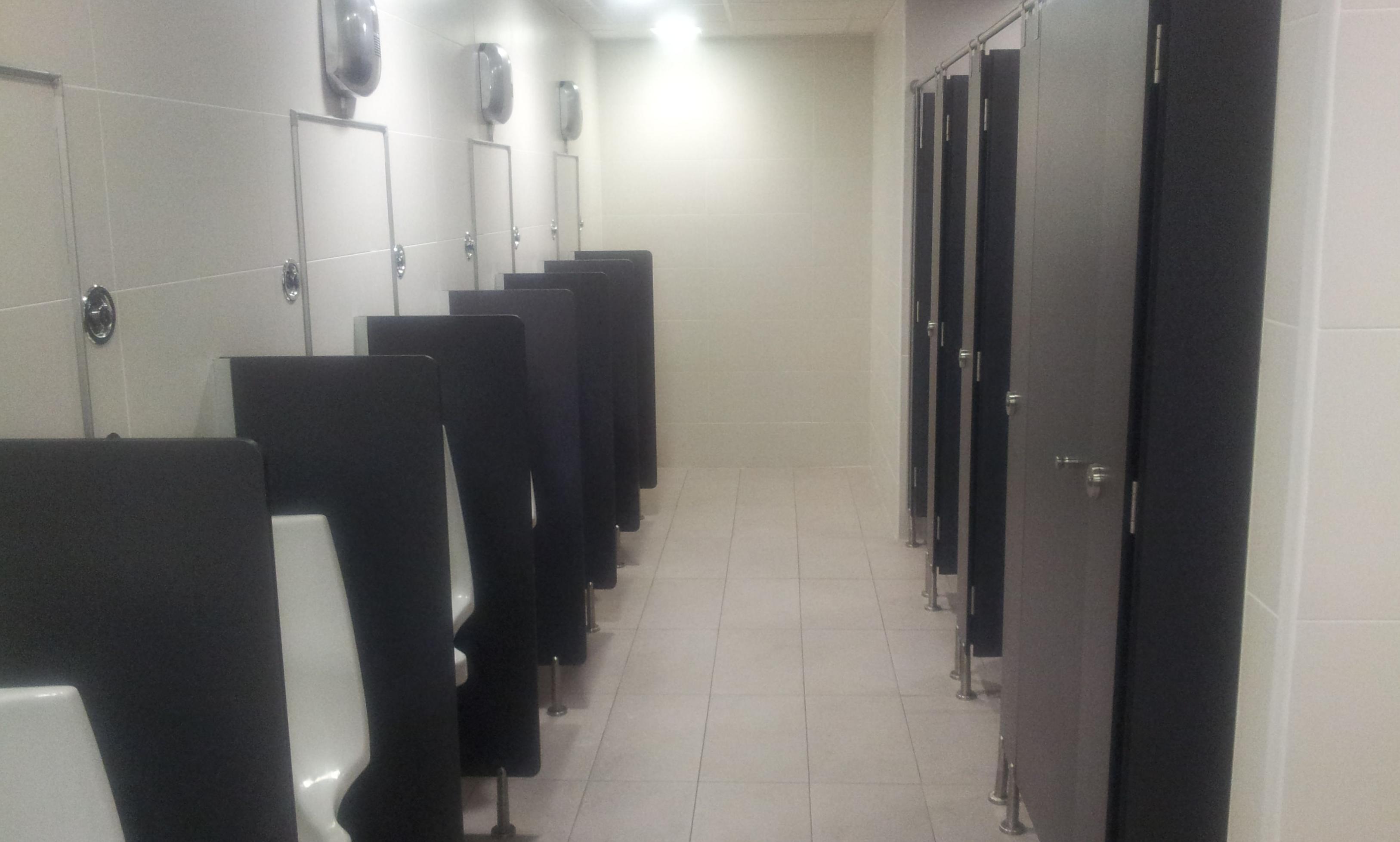 Cabinas modelo INOX y sparadores de urinario Cabinas modelo INOX y sparadores de urinario