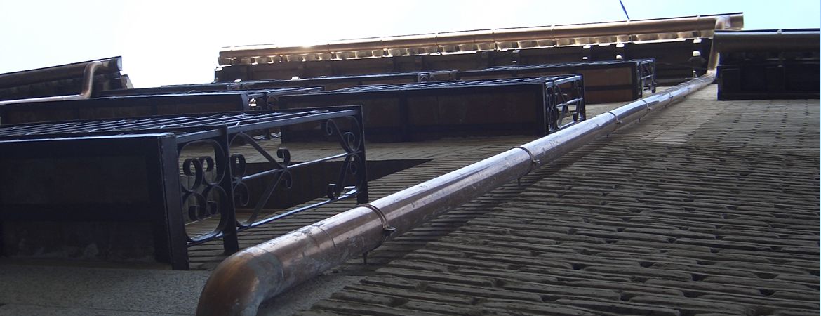 Canalones y bajantes de cobre: Servicios de Eurocanal Canalones y bajantes de cobre: Servicios de Eurocanal